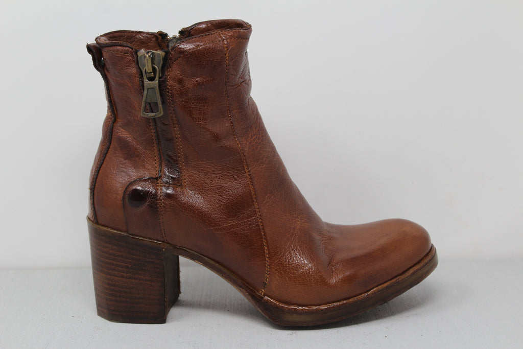 W6109 - SAMPLE - HUNDRED100®