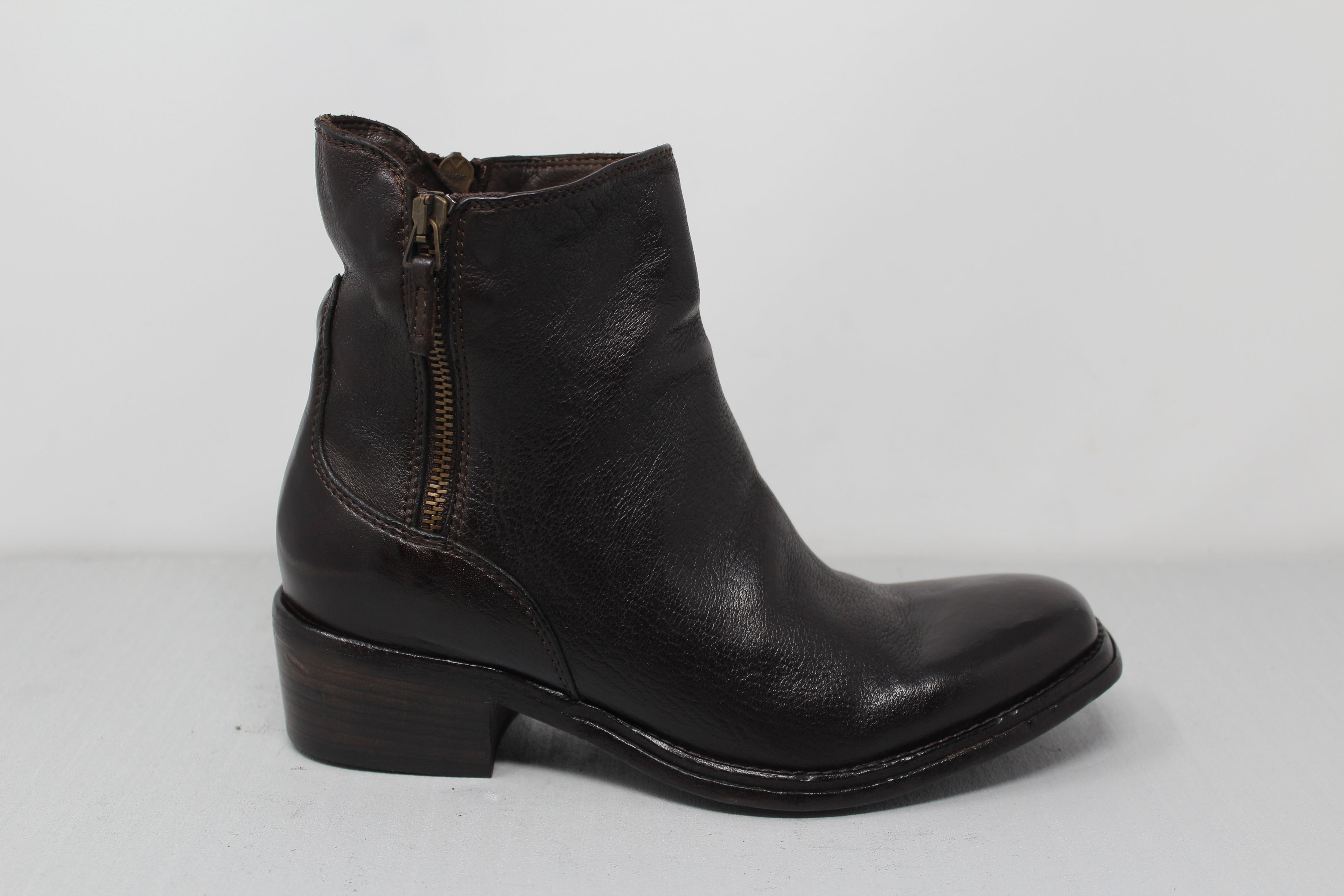 W6115 - SAMPLE - HUNDRED100®