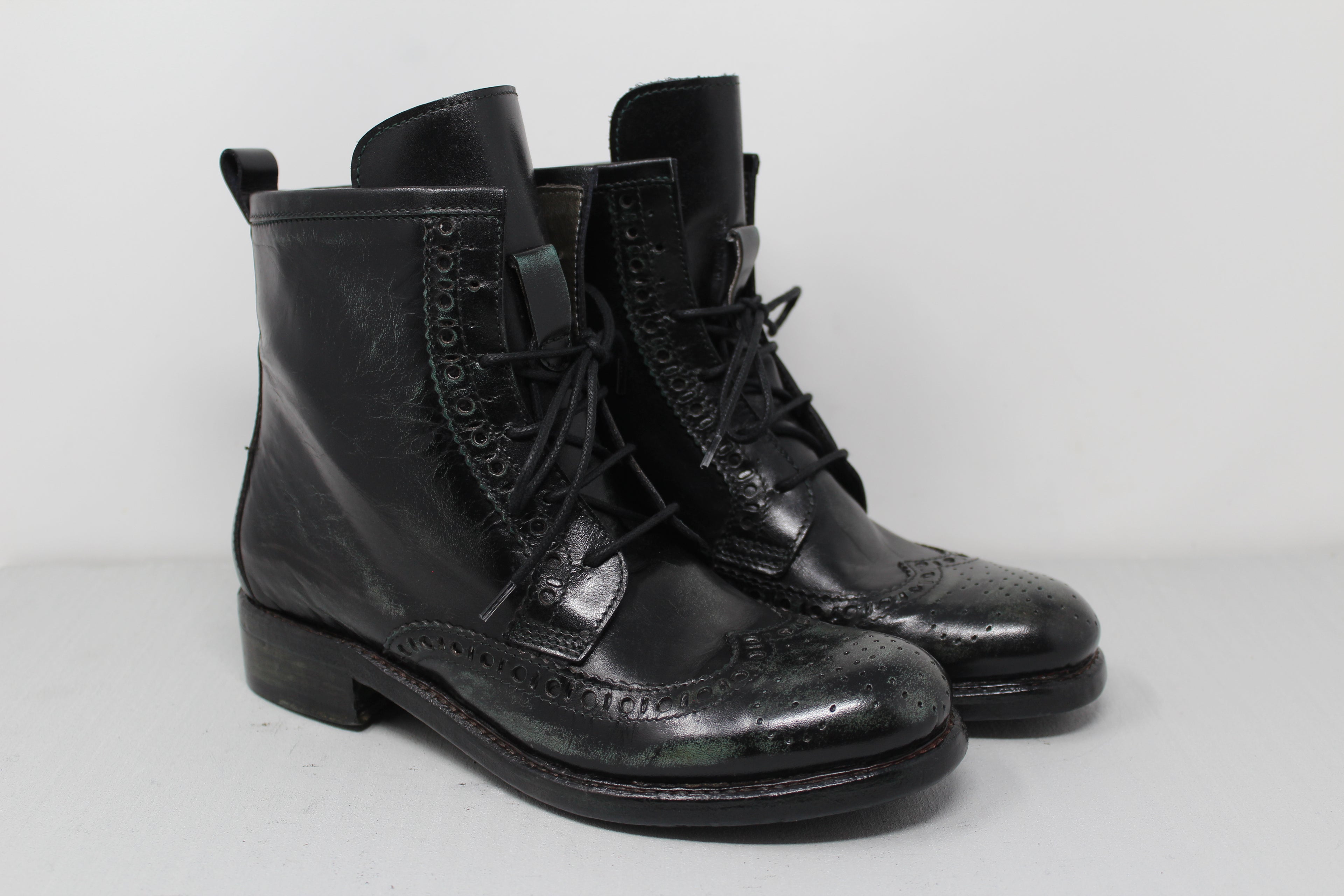 W6119 - SAMPLE - HUNDRED100®