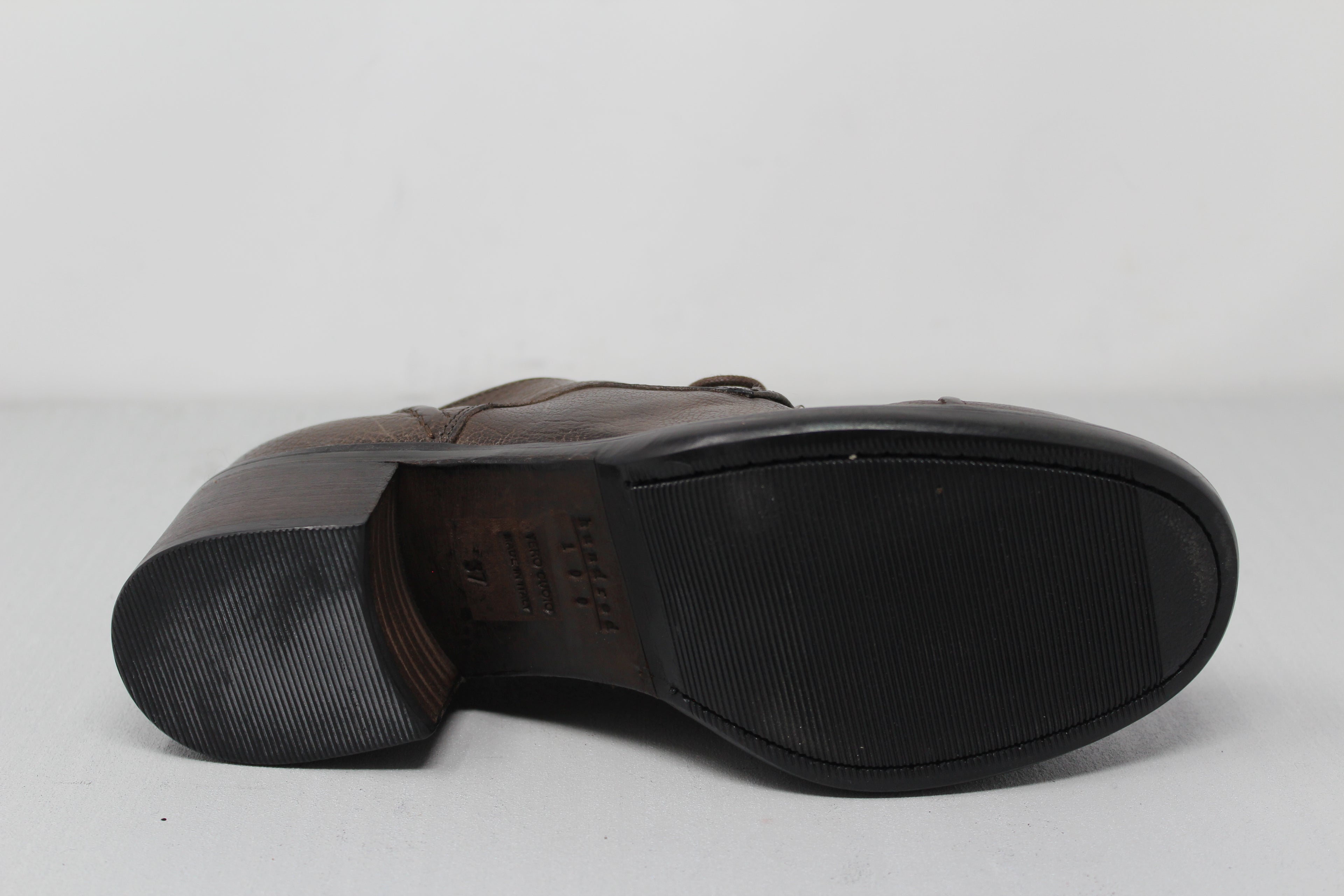 W6120 - SAMPLE - HUNDRED100®