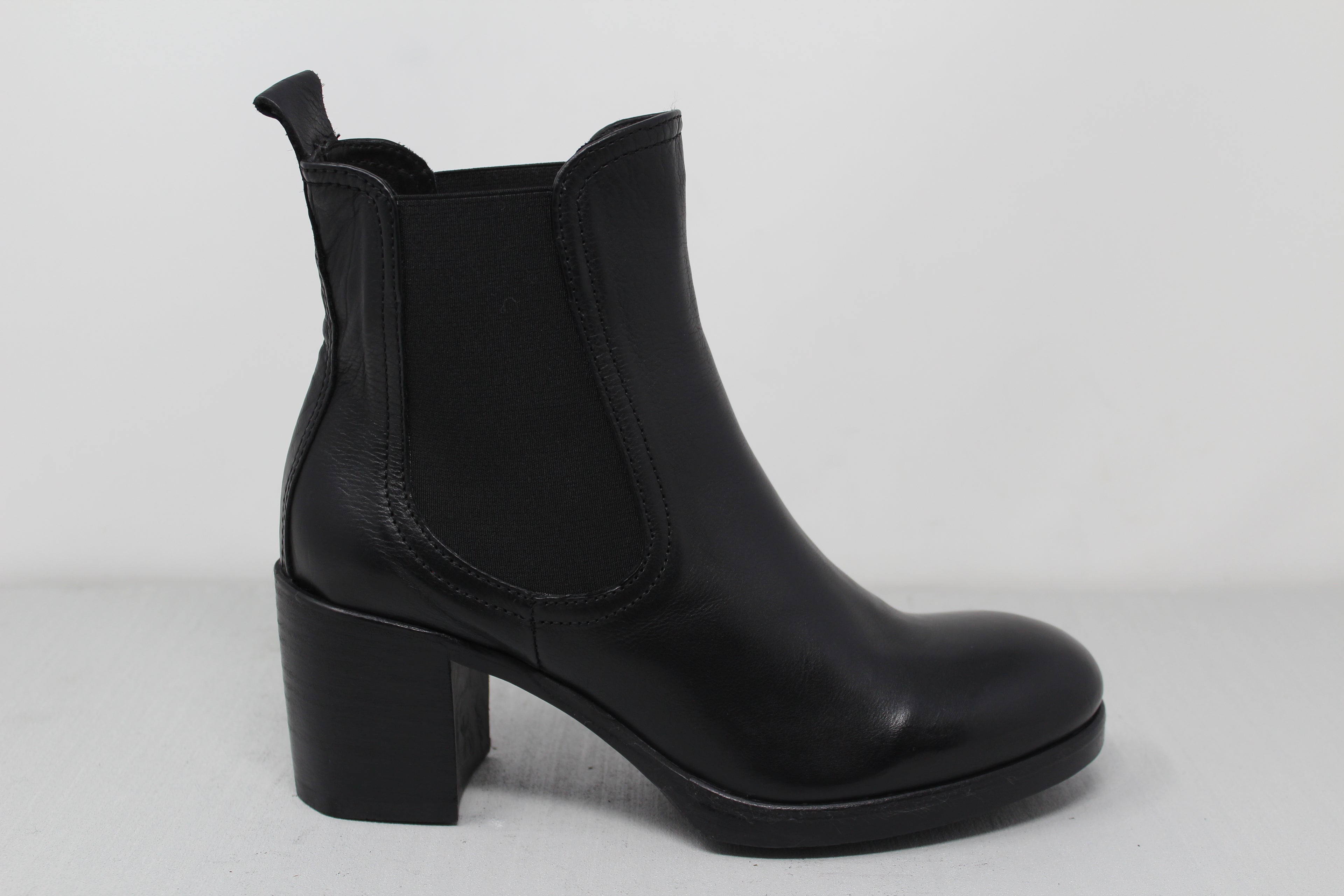 W6135 - SAMPLE - HUNDRED100®