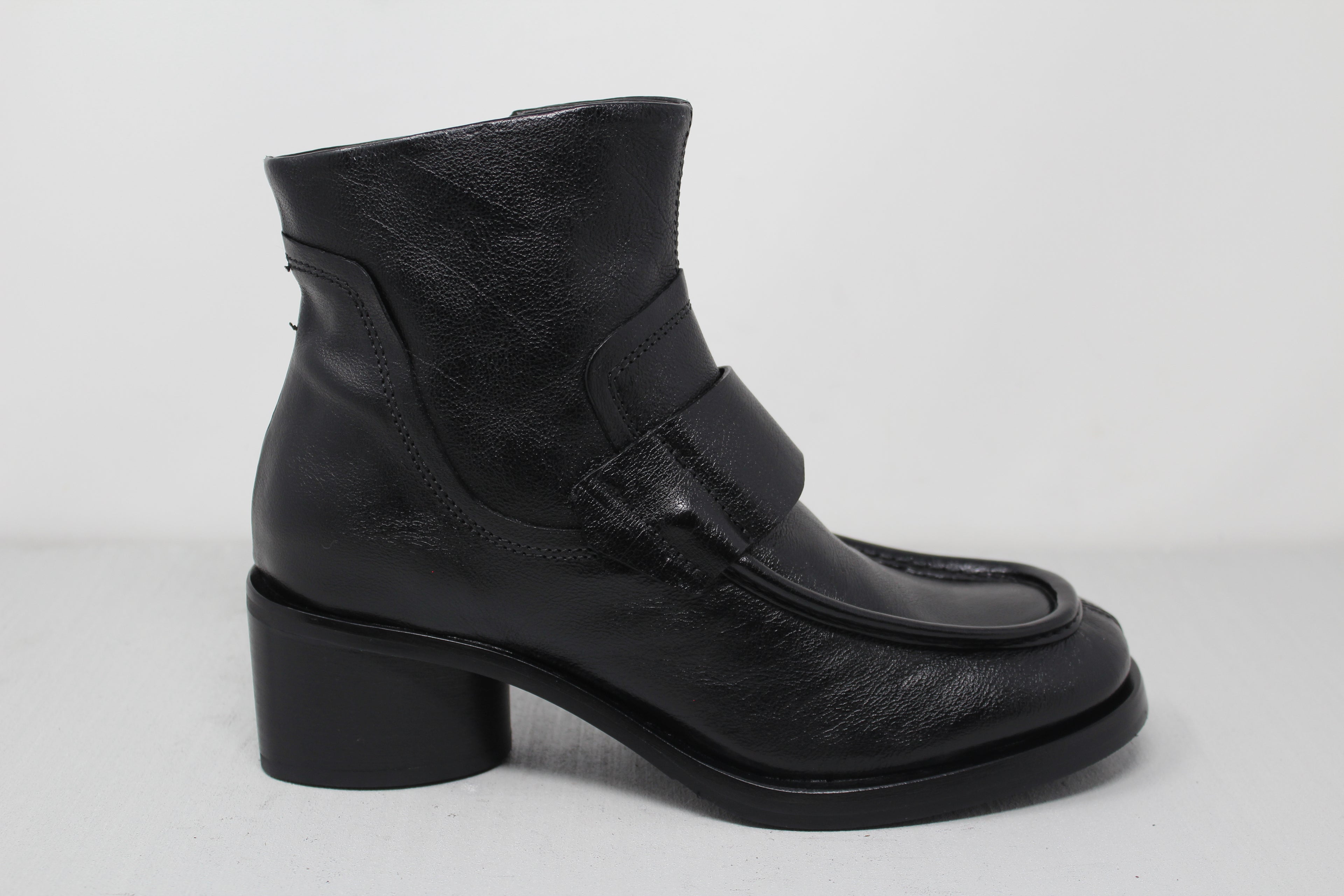 W6125 - SAMPLE - HUNDRED100®