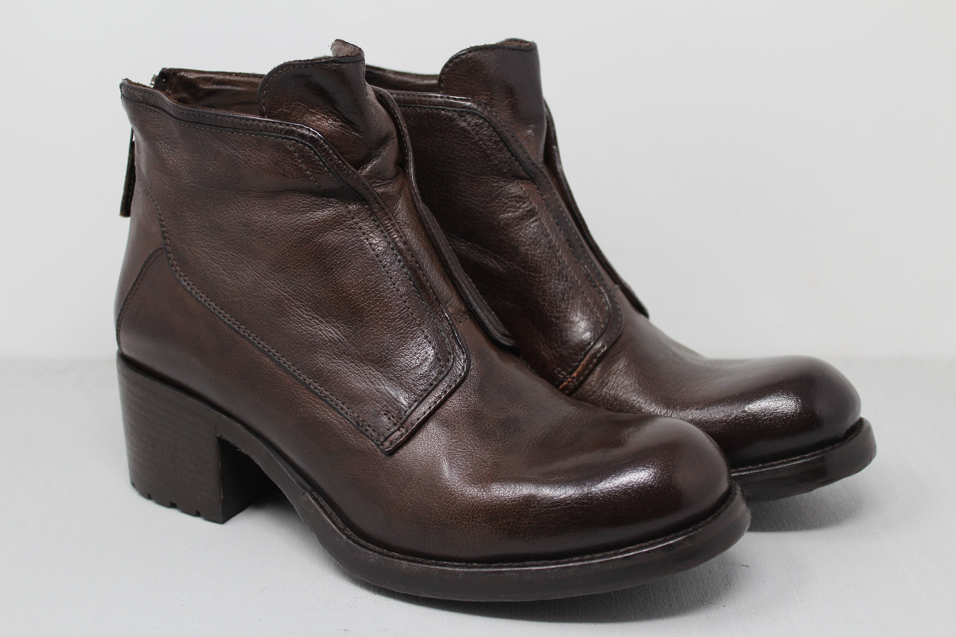 W6142 - SAMPLE - HUNDRED100®