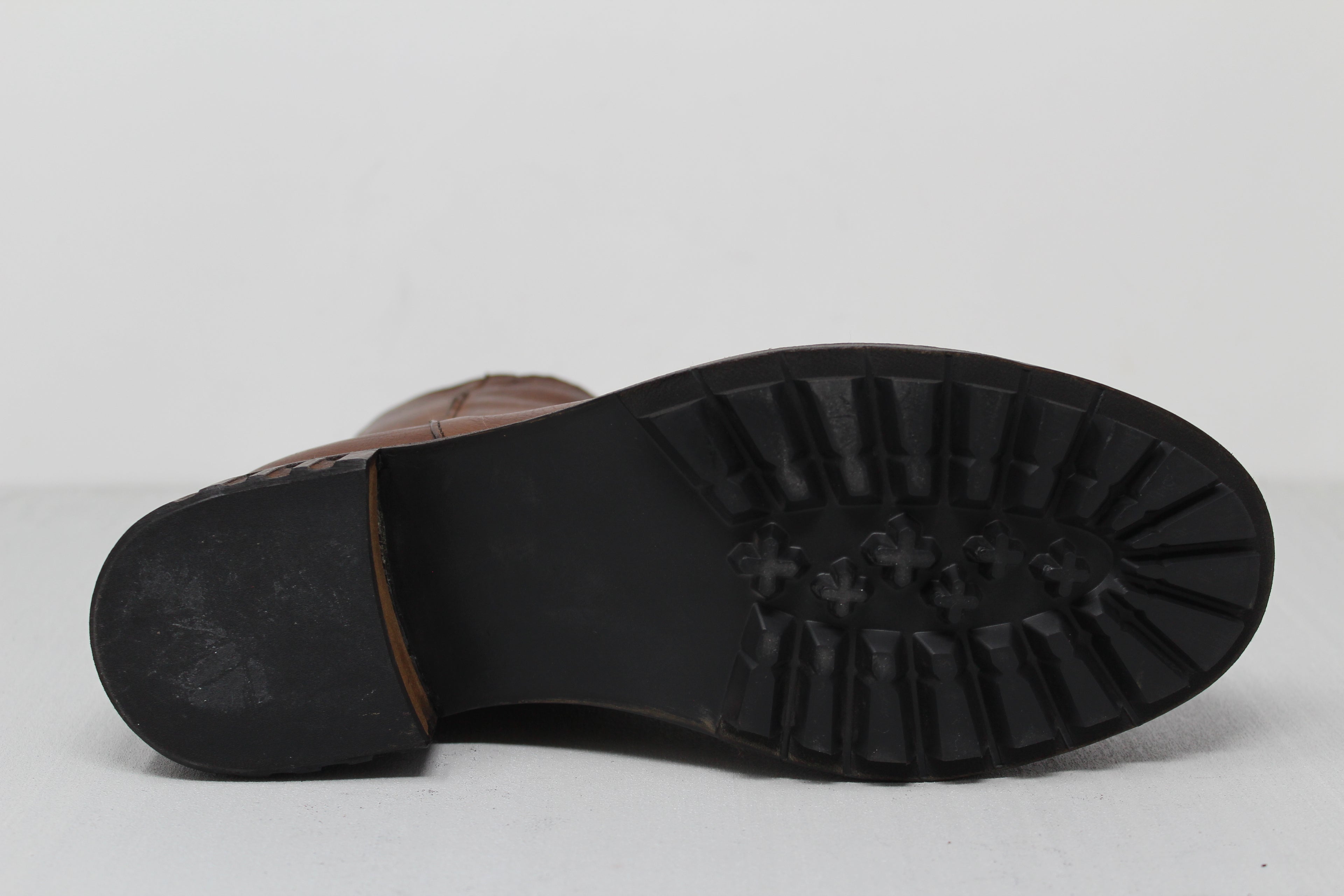 W6147 - SAMPLE - HUNDRED100®