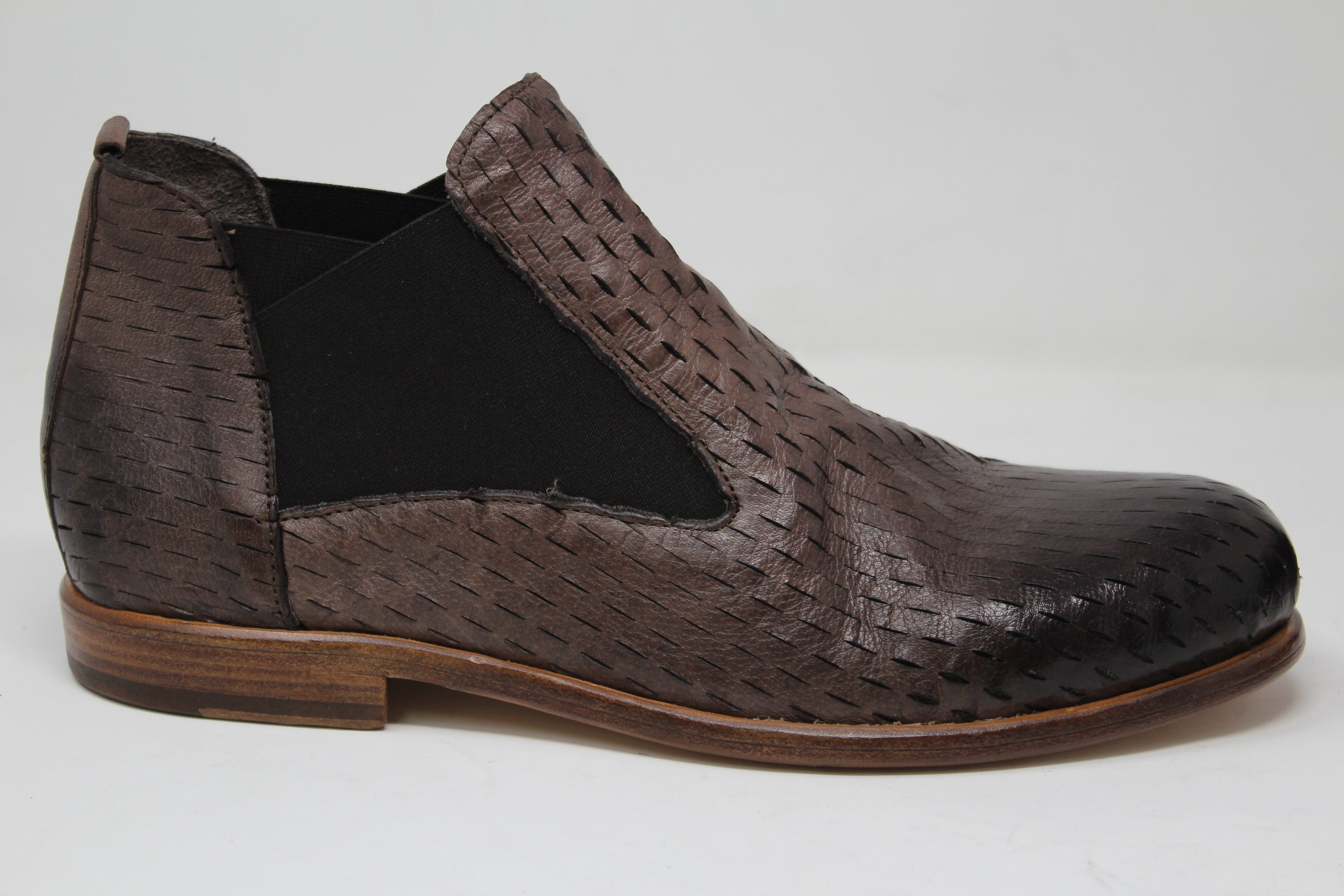 M9010 - SAMPLE - HUNDRED100®