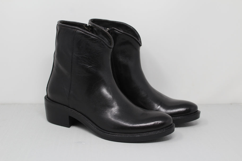 W6007 - SAMPLE - HUNDRED100®