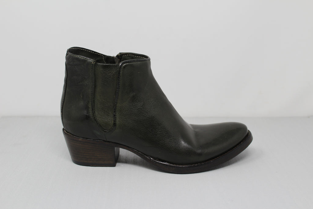 W6009 - SAMPLE - HUNDRED100®