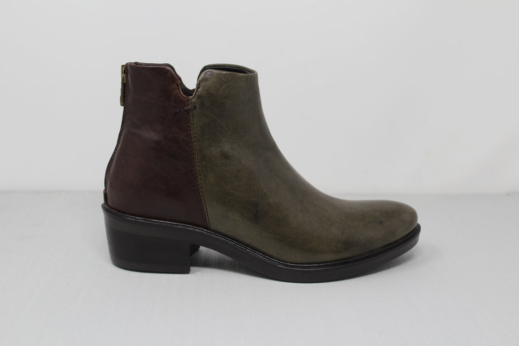 W6013 - SAMPLE - HUNDRED100®