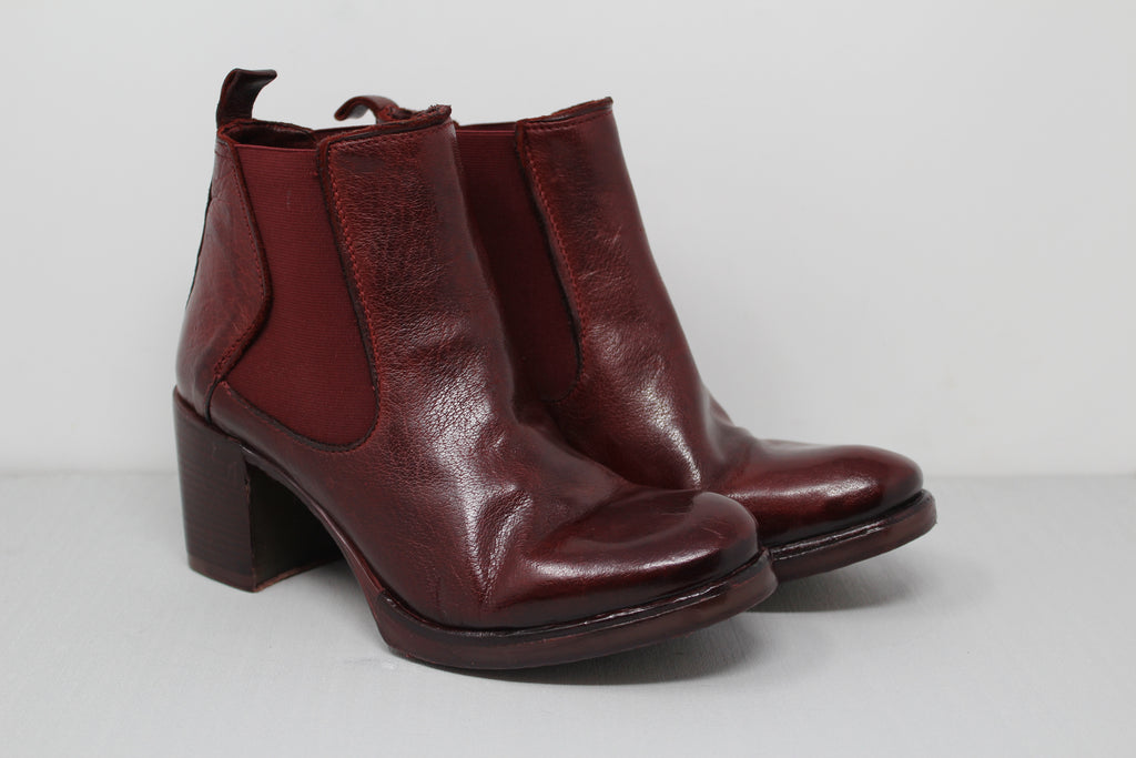 W6026 - SAMPLE - HUNDRED100®
