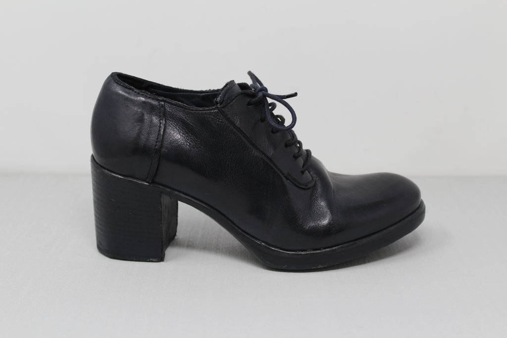 W6028 - SAMPLE - HUNDRED100®