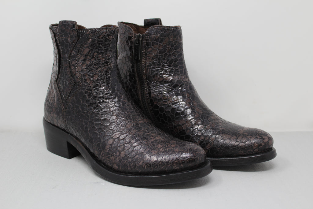 W6031 - SAMPLE - HUNDRED100®