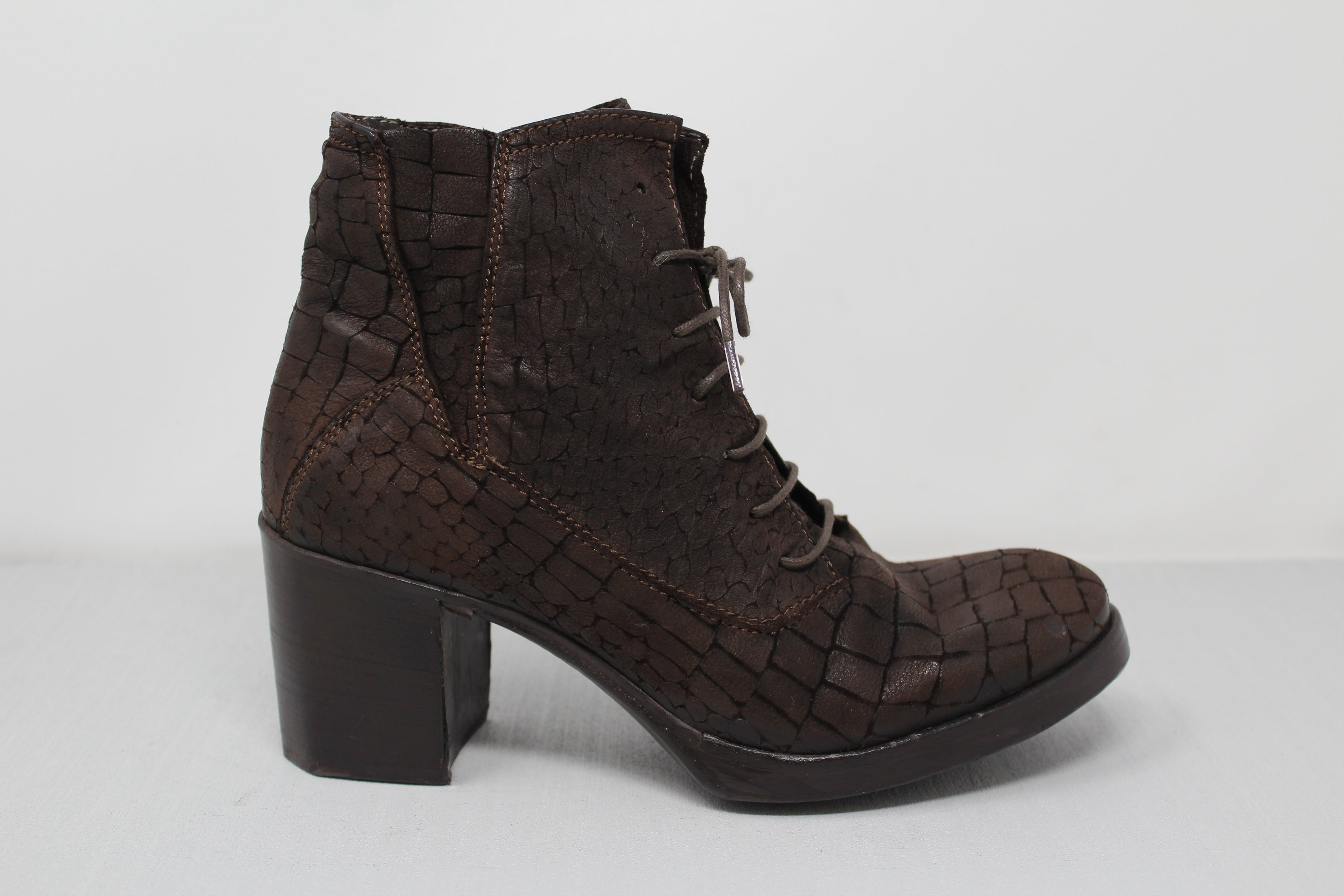 W6032 - SAMPLE - HUNDRED100®