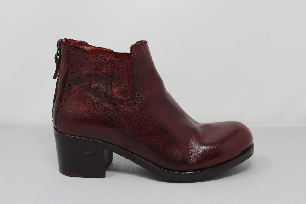 W6033 - SAMPLE - HUNDRED100®