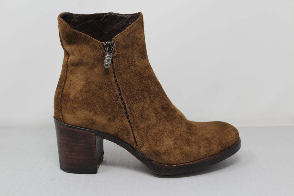 W6034 - SAMPLE - HUNDRED100®