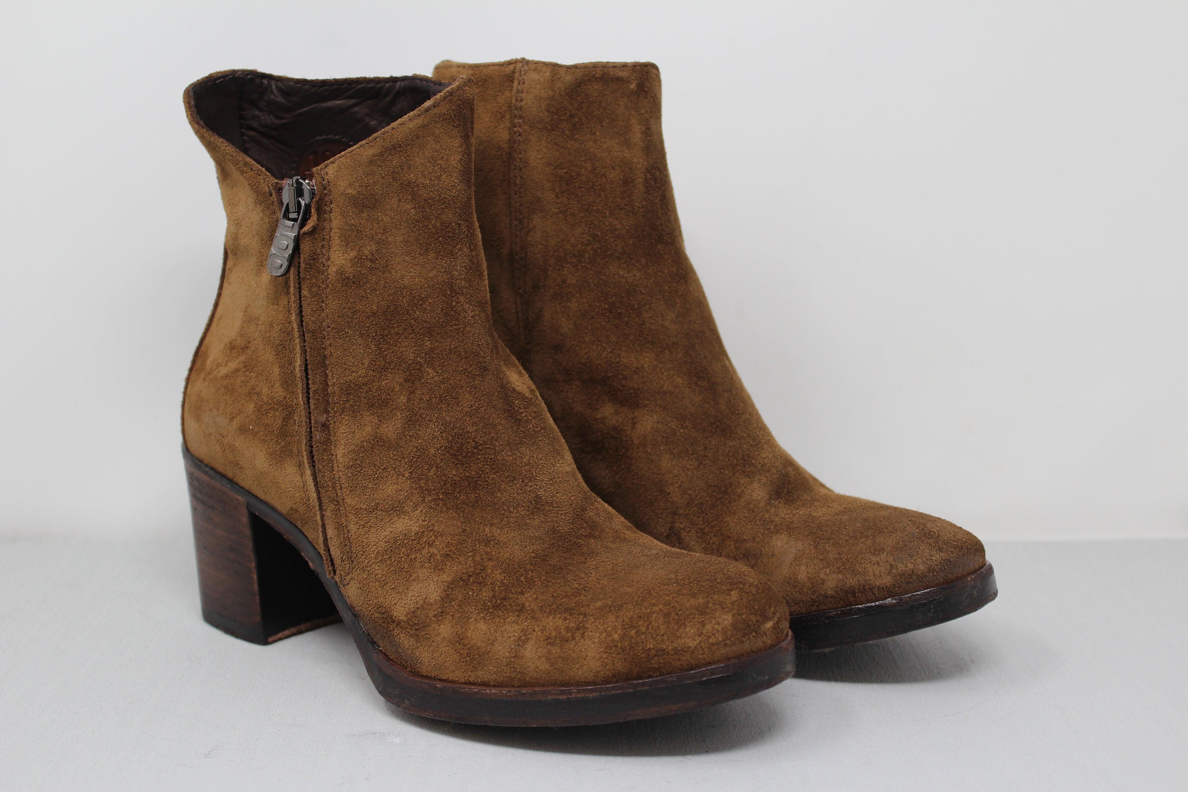 W6034 - SAMPLE - HUNDRED100®