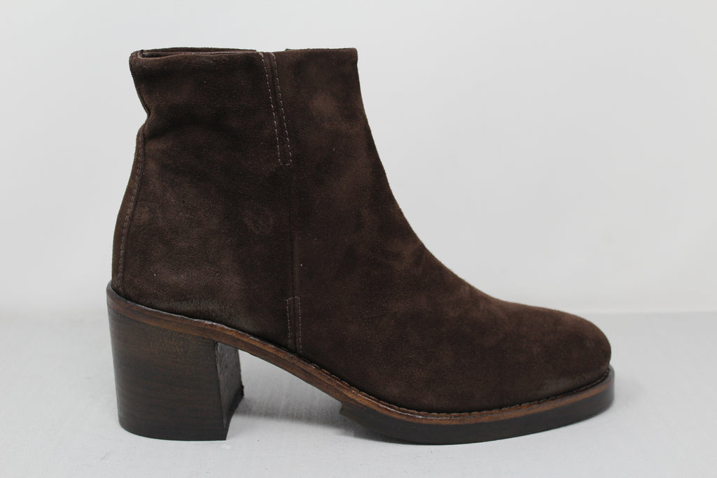 W6047 - SAMPLE - HUNDRED100®