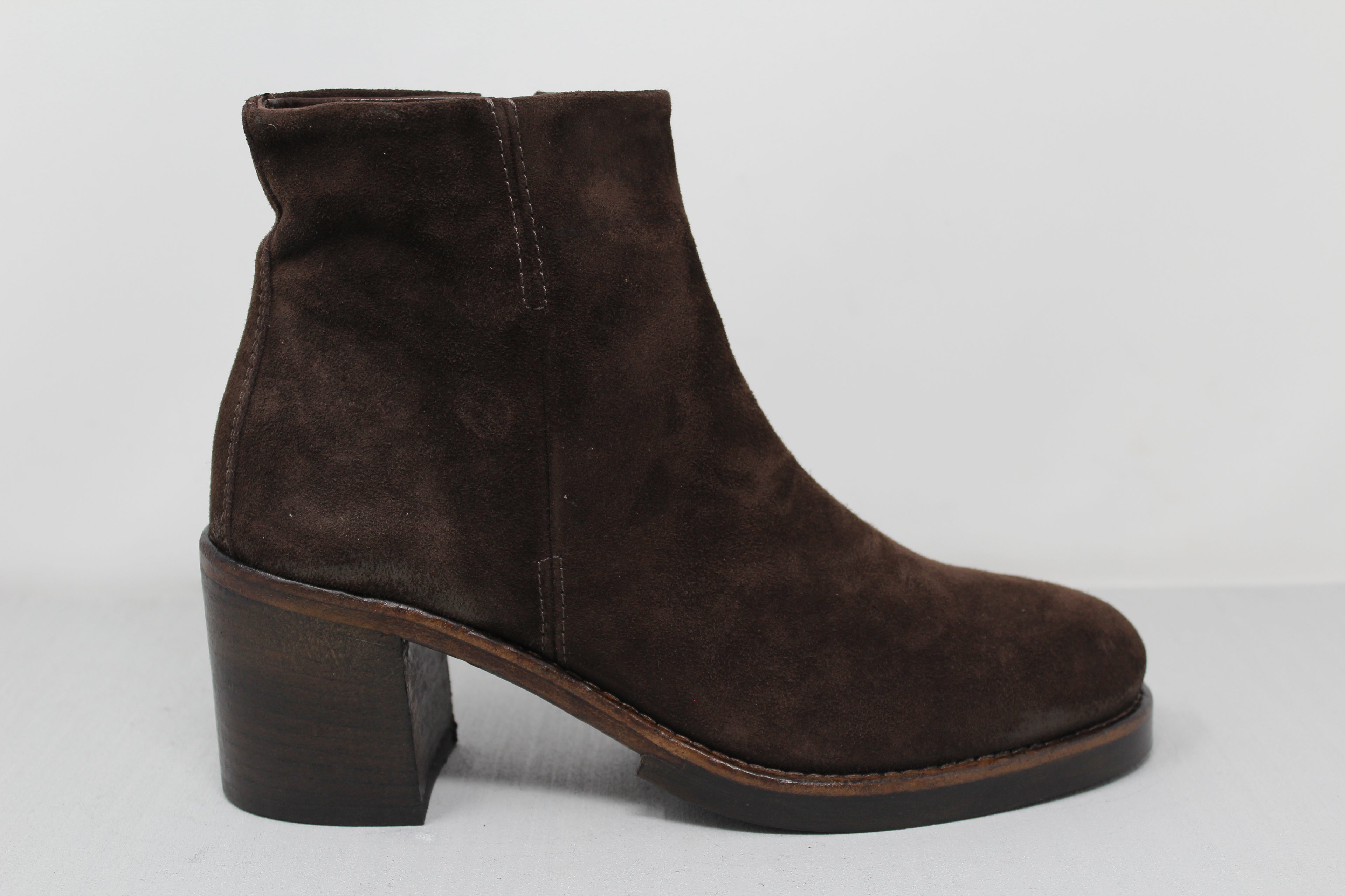 W6047 - SAMPLE - HUNDRED100®