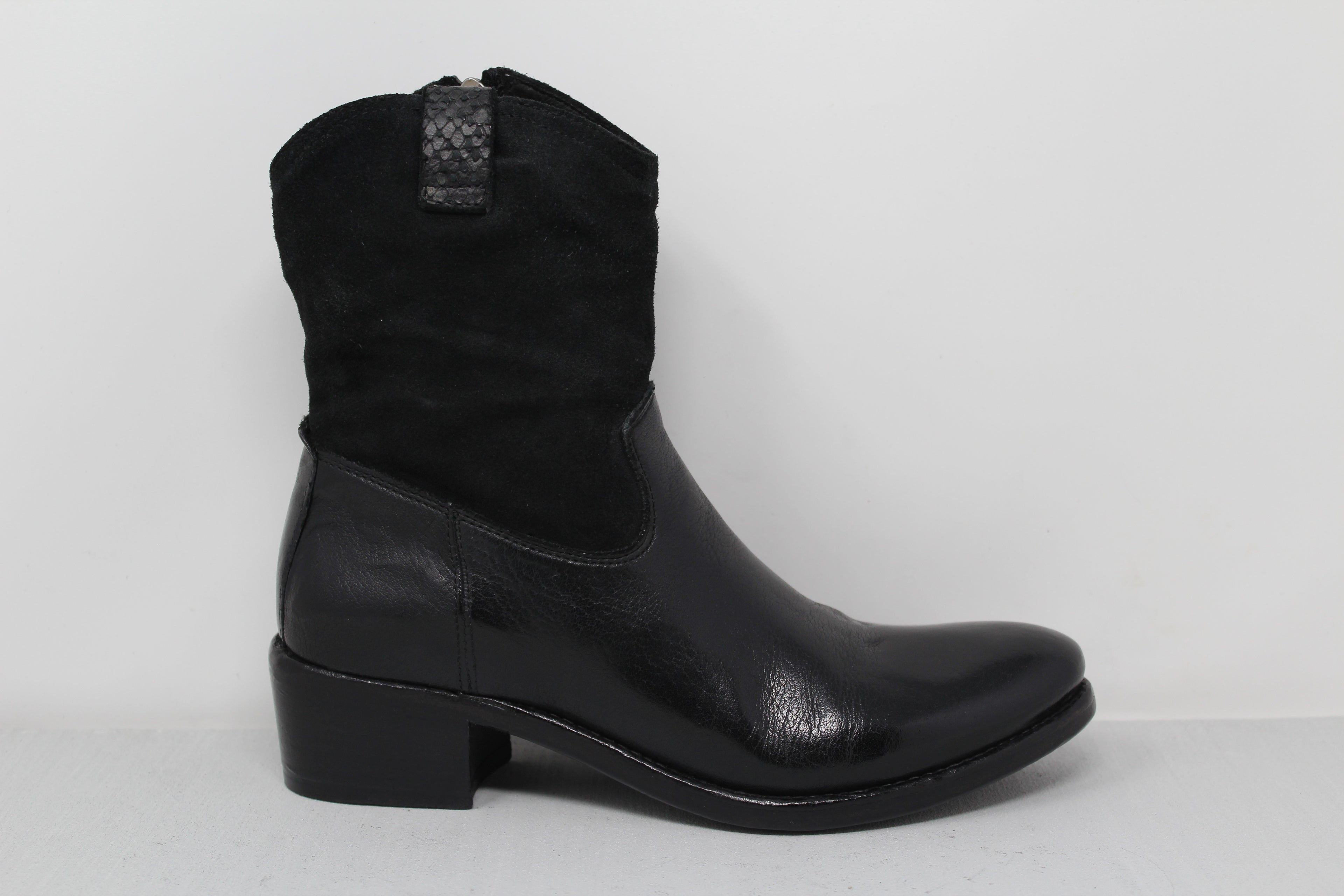 W6049 - SAMPLE - HUNDRED100®