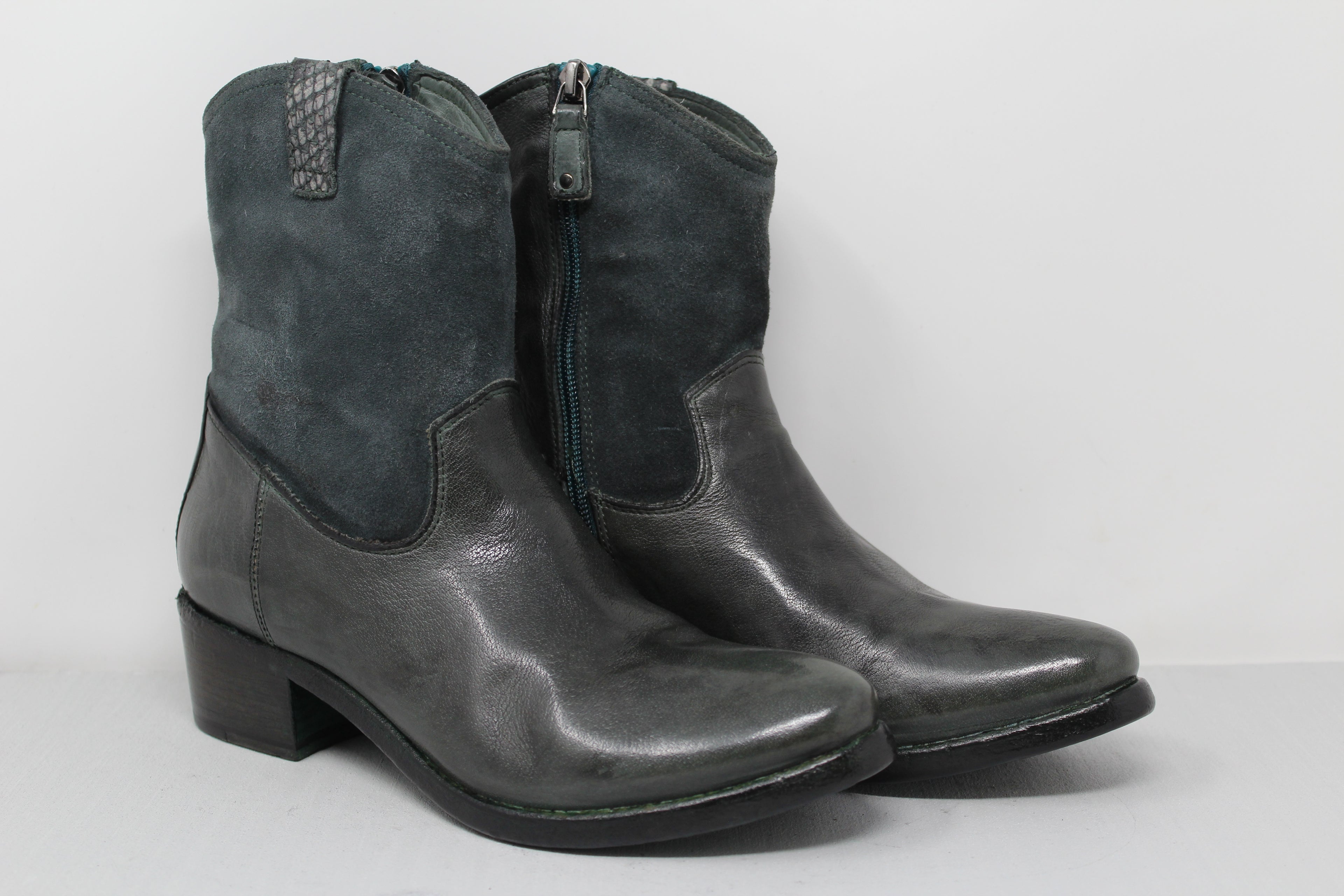 W6049 - SAMPLE - HUNDRED100®