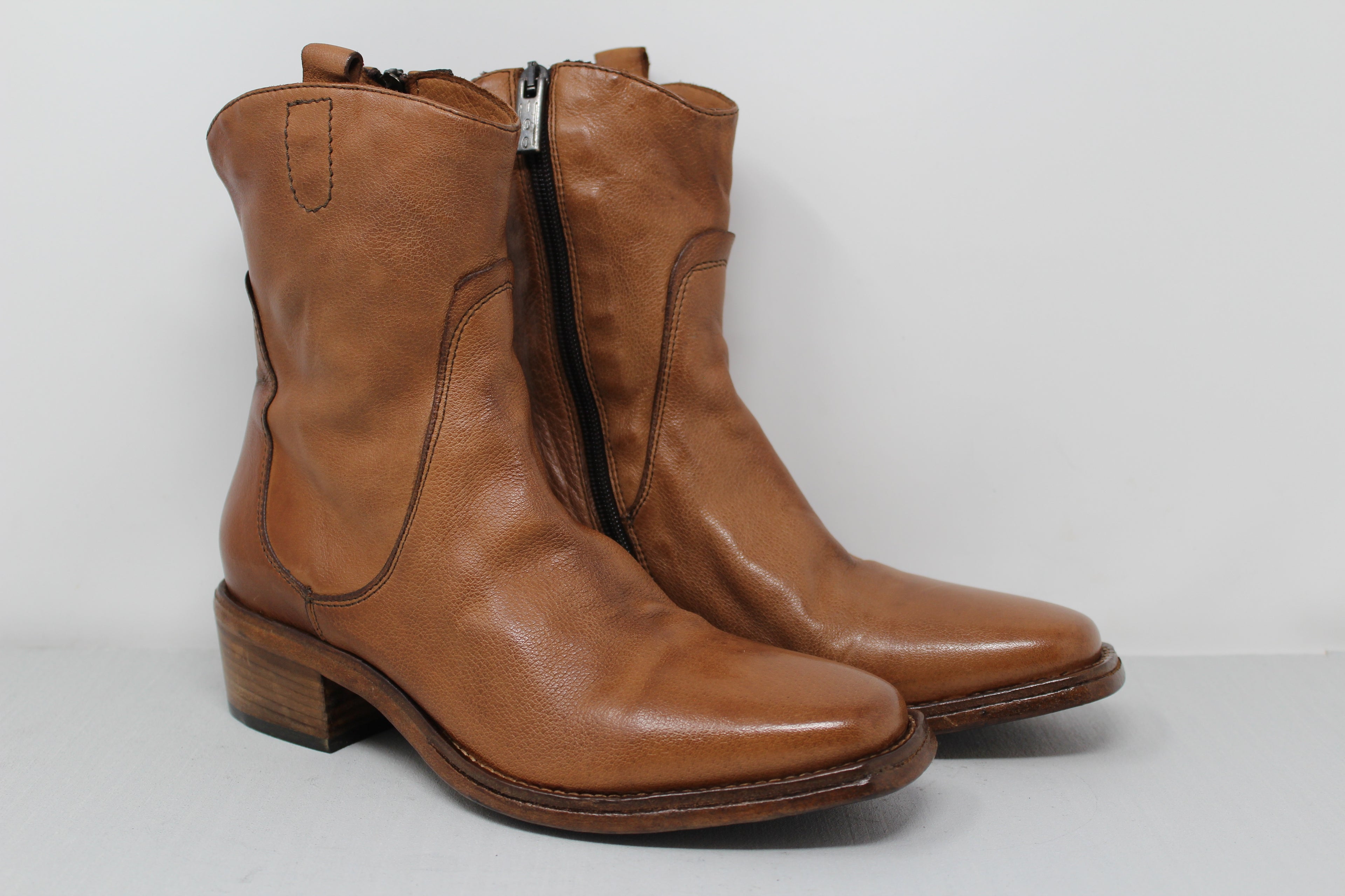 W6052 - SAMPLE - HUNDRED100®