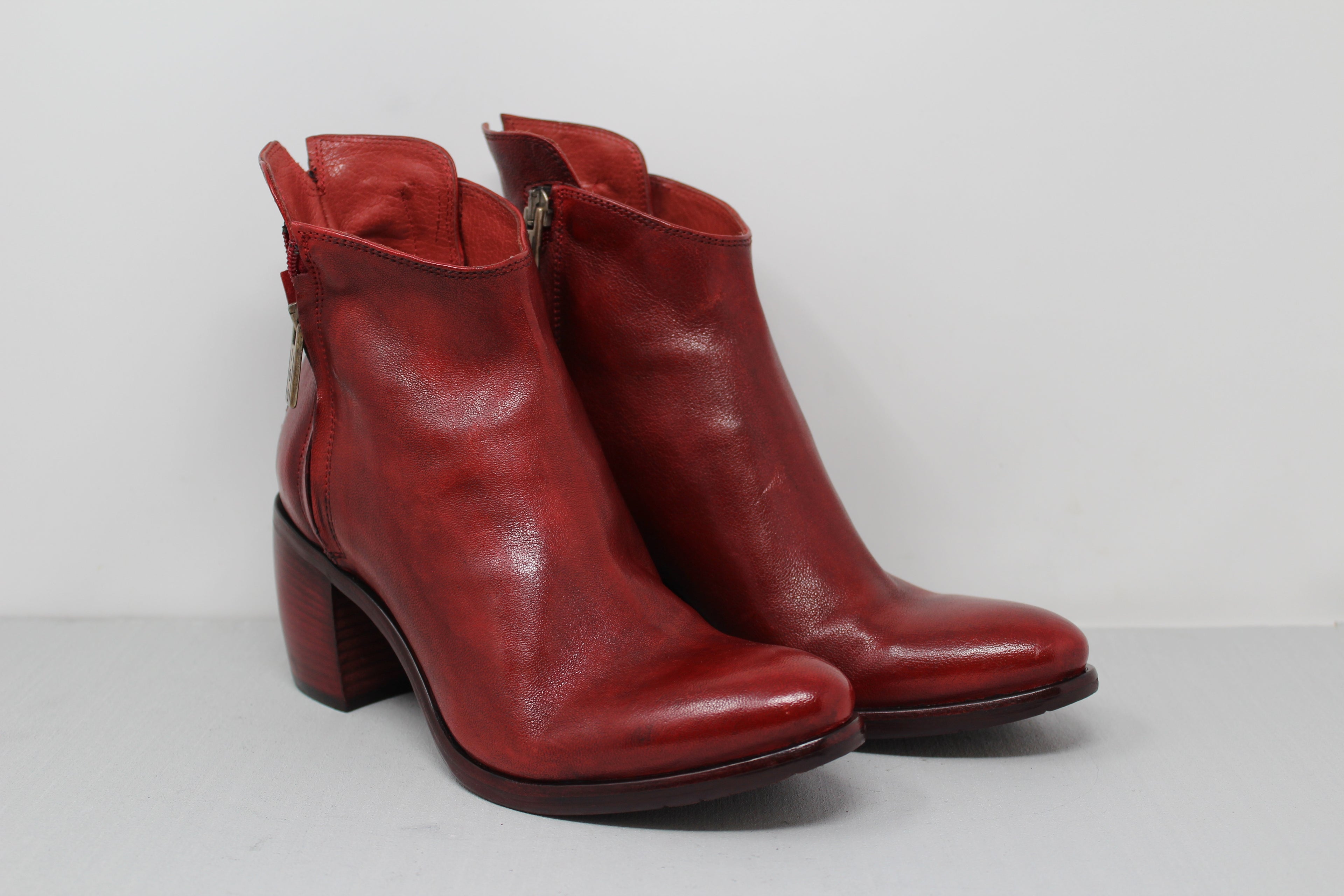 W6063 - SAMPLE - HUNDRED100®