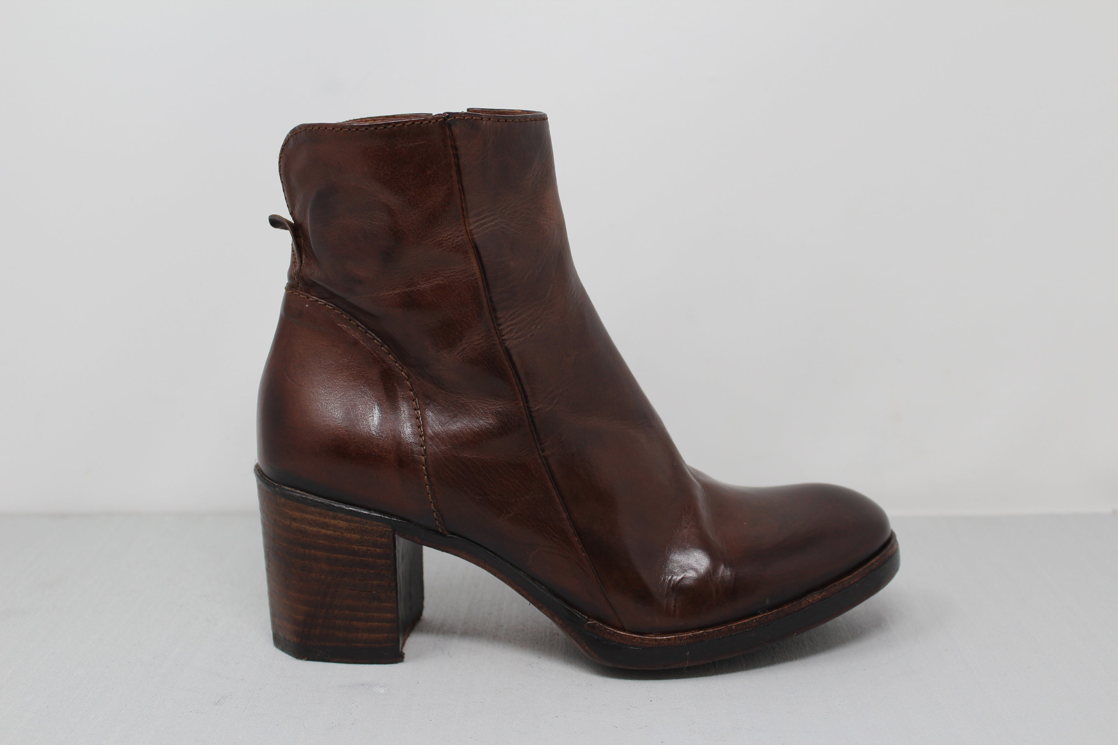 W6059 - SAMPLE - HUNDRED100®