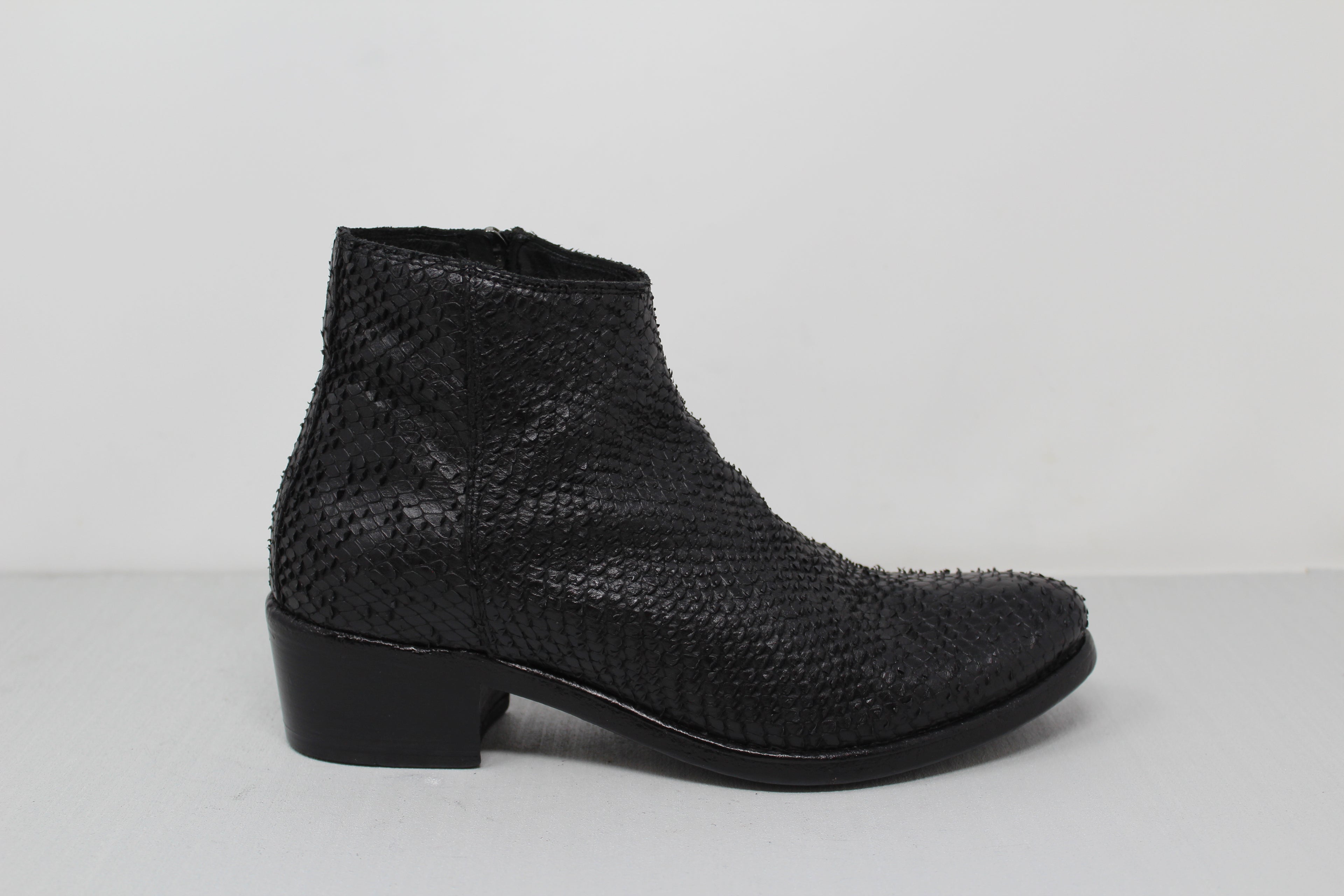 W6070 - SAMPLE - HUNDRED100®