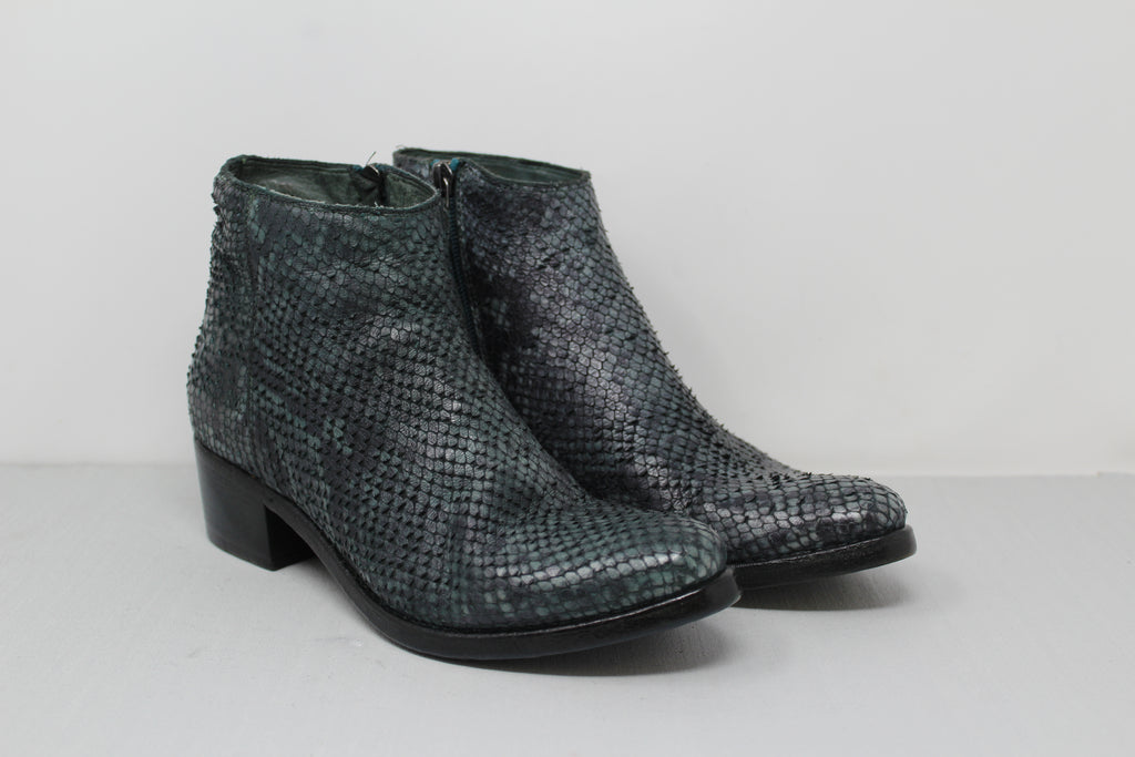 W6070 - SAMPLE - HUNDRED100®