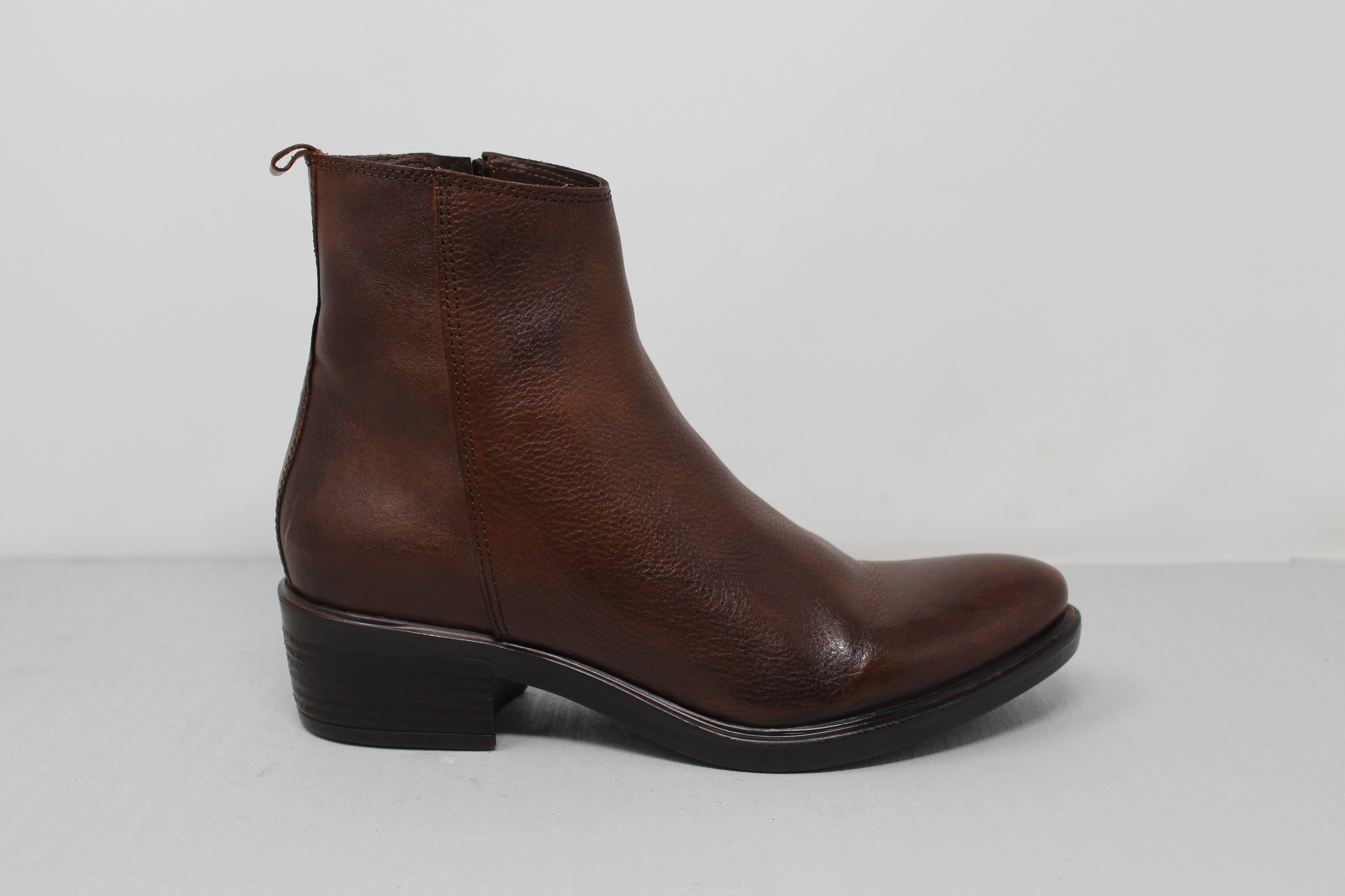 W6076 - SAMPLE - HUNDRED100®