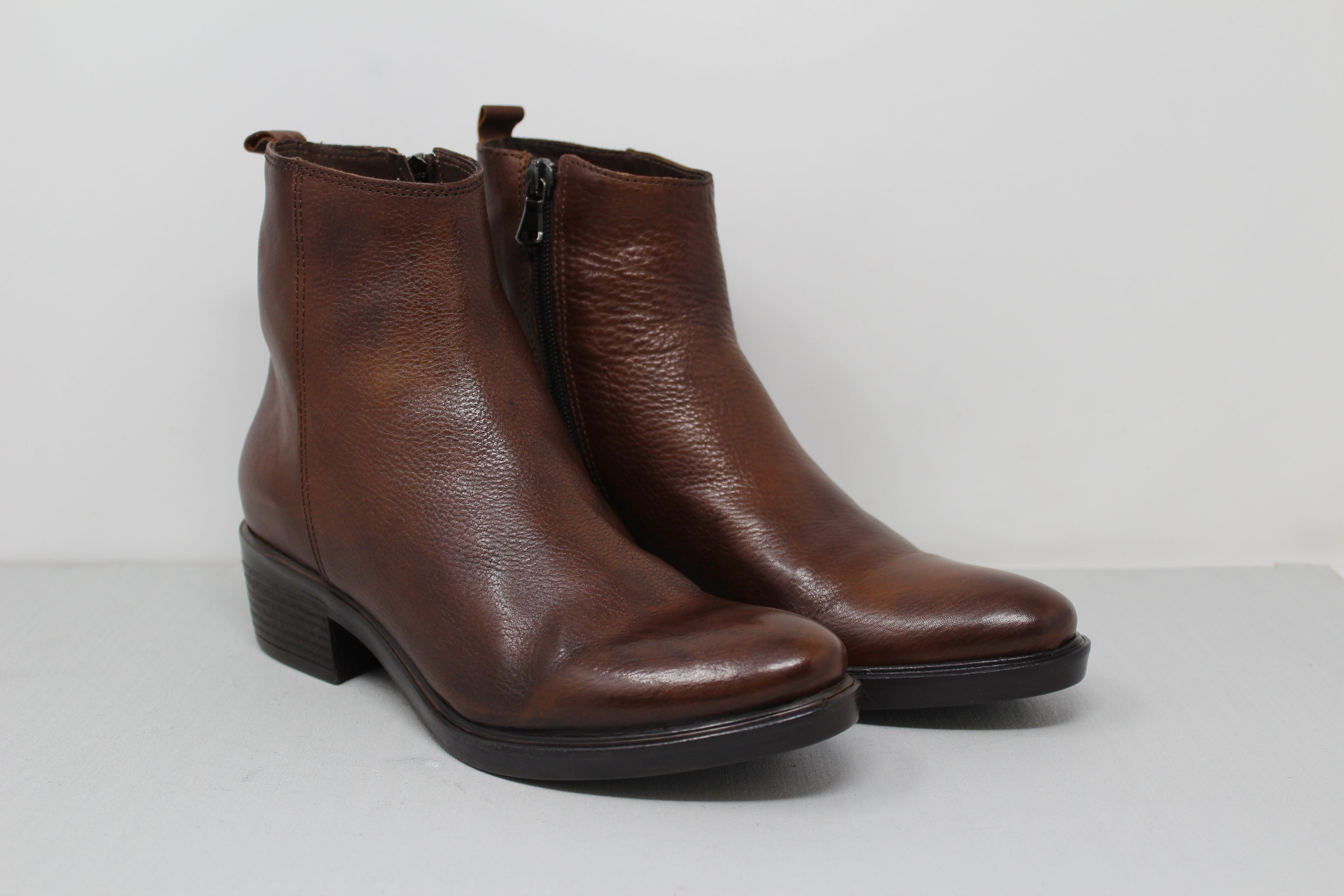 W6076 - SAMPLE - HUNDRED100®