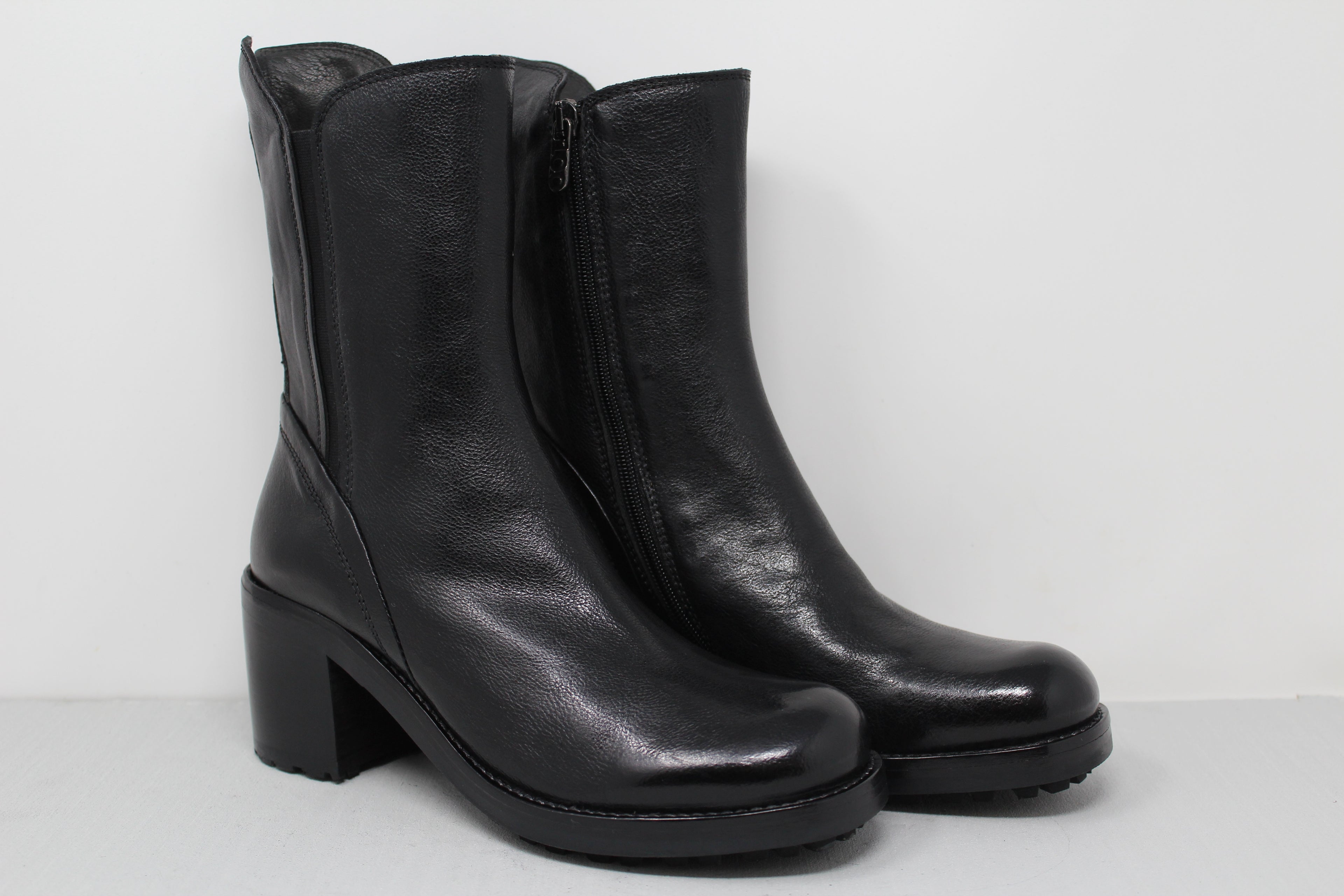 W6082 - SAMPLE - HUNDRED100®