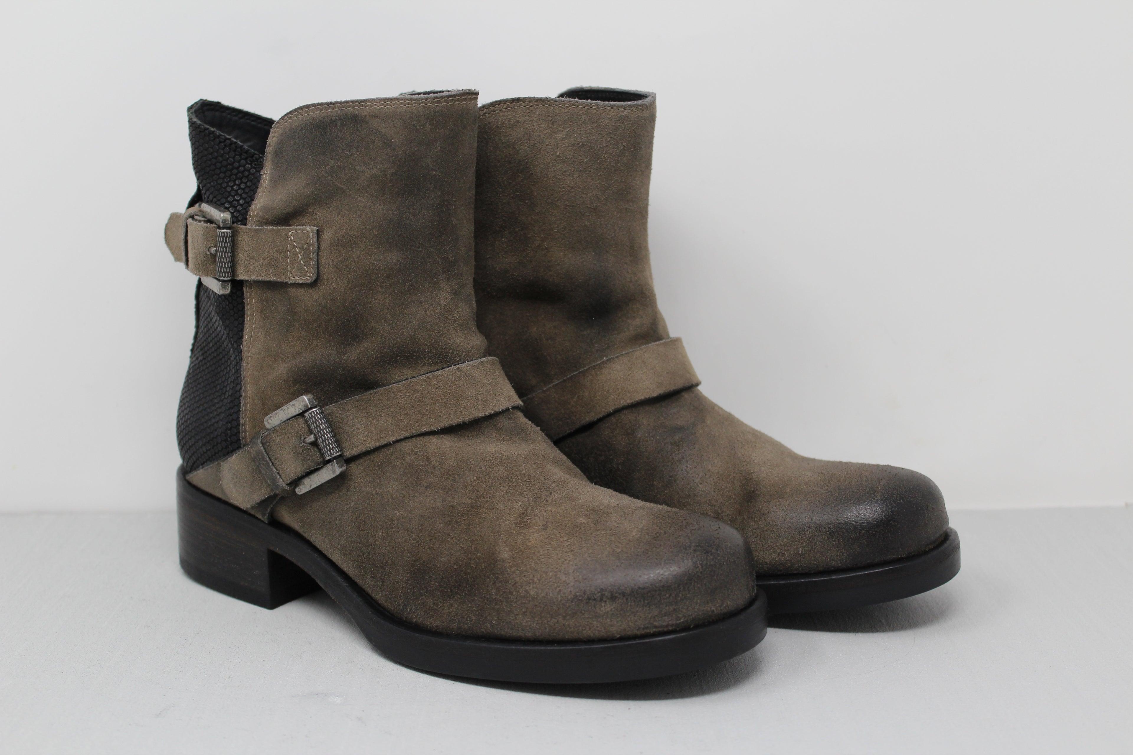 W6087 - SAMPLE - HUNDRED100®