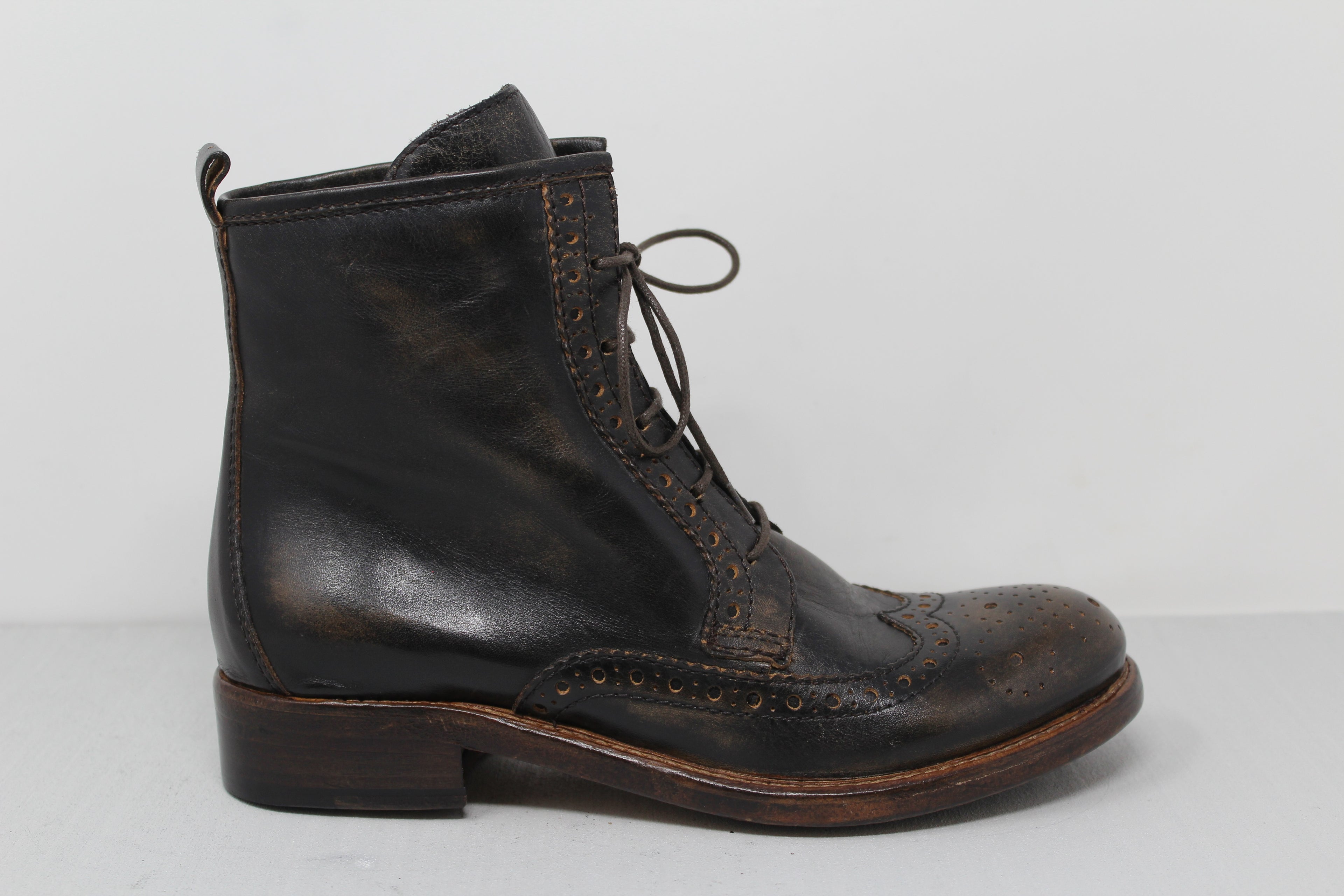 W6091 - SAMPLE - HUNDRED100®