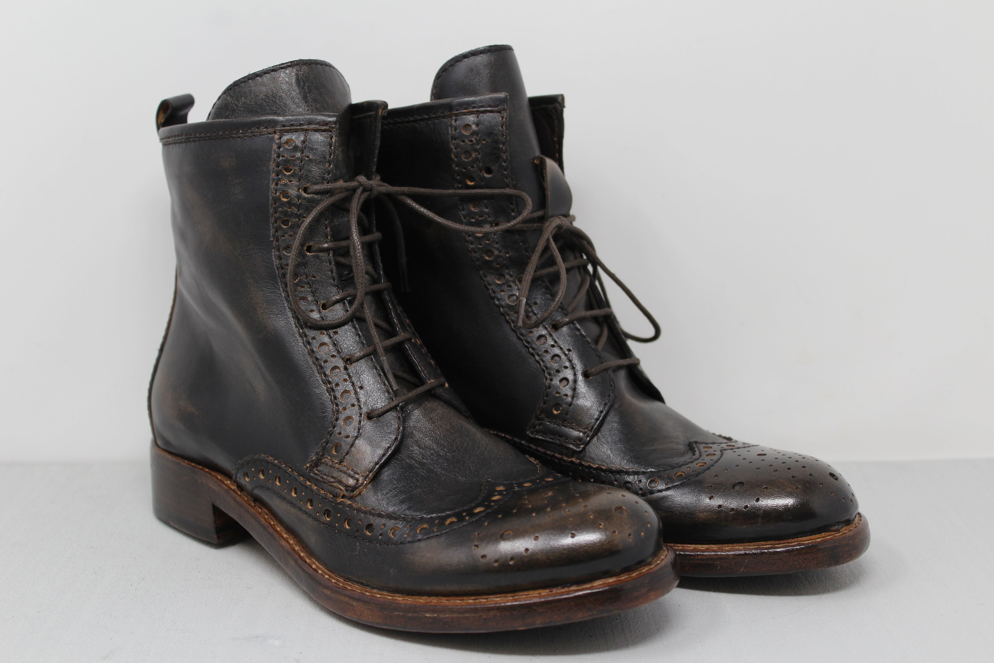 W6091 - SAMPLE - HUNDRED100®