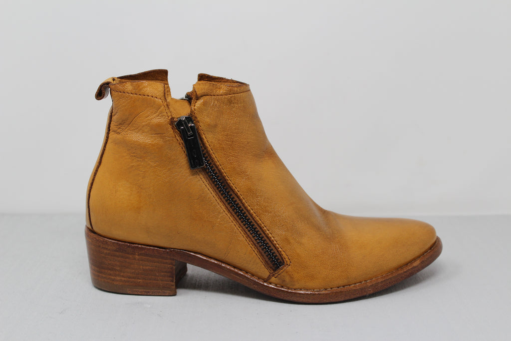 W6093 - SAMPLE - HUNDRED100®