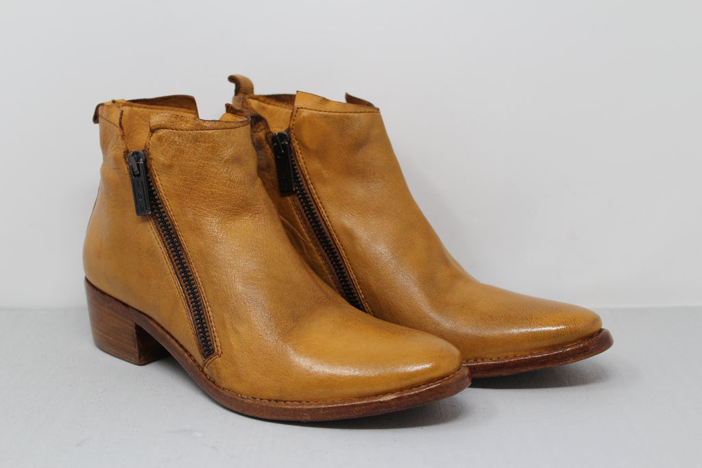 W6093 - SAMPLE - HUNDRED100®