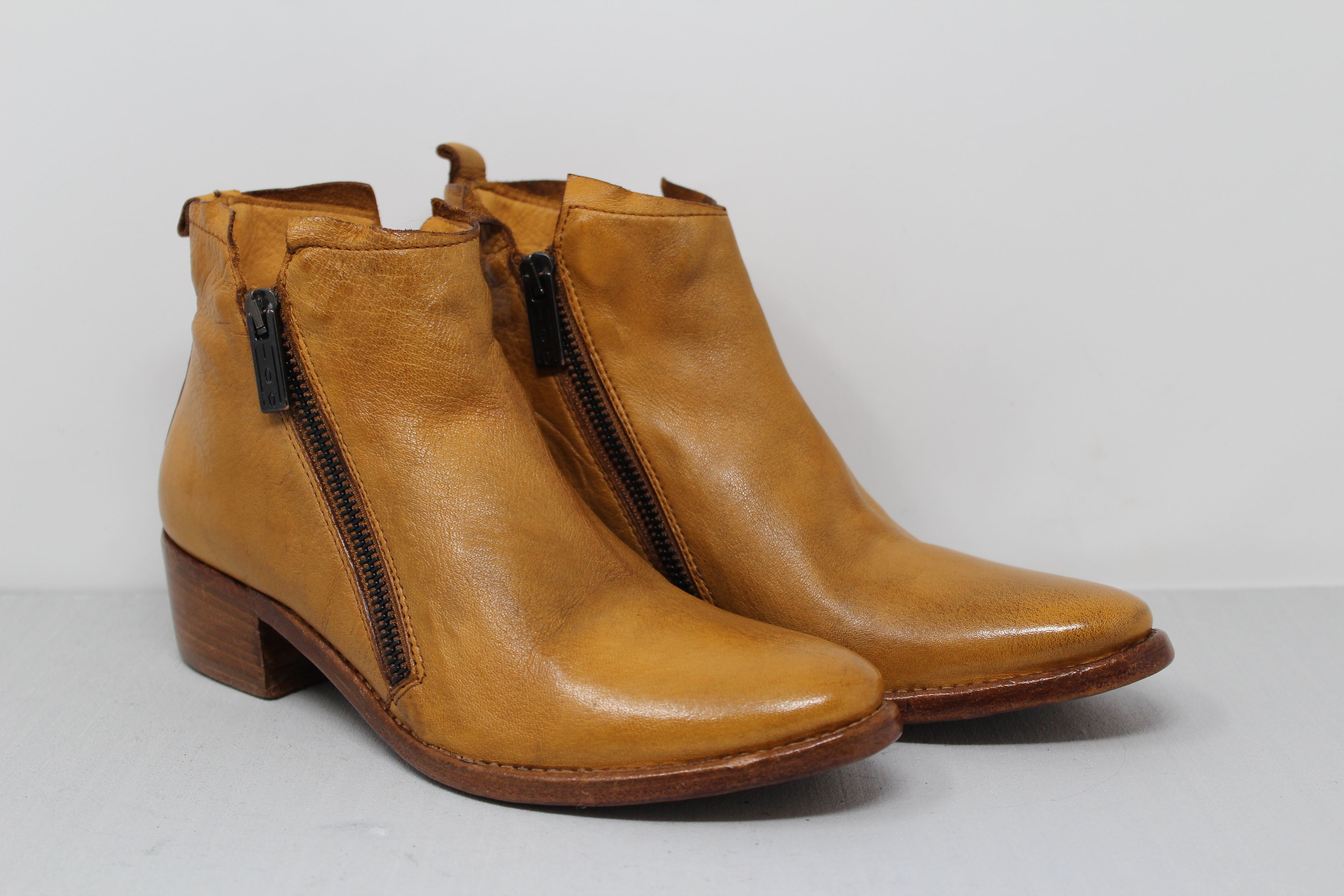 W6093 - SAMPLE - HUNDRED100®