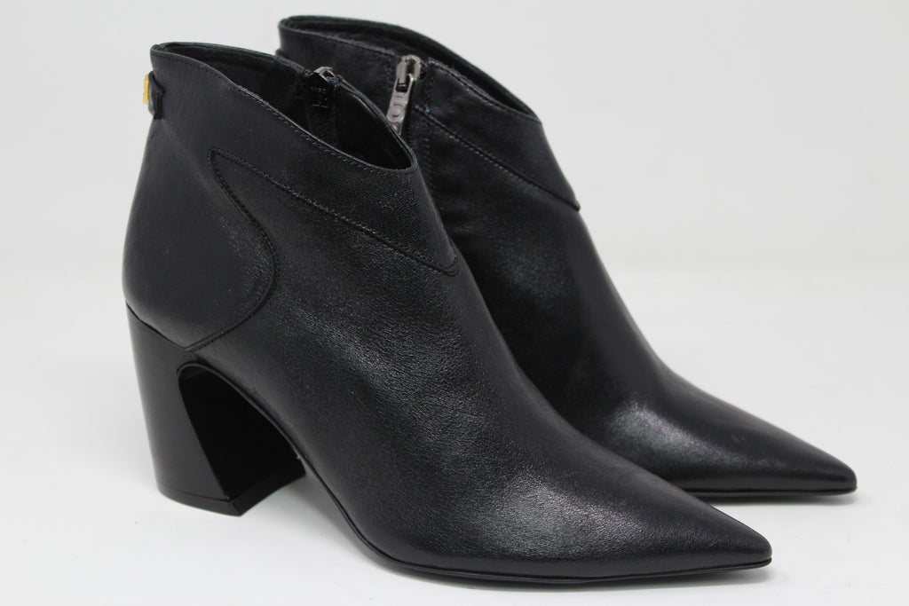 W7001 - SAMPLE - HUNDRED100®