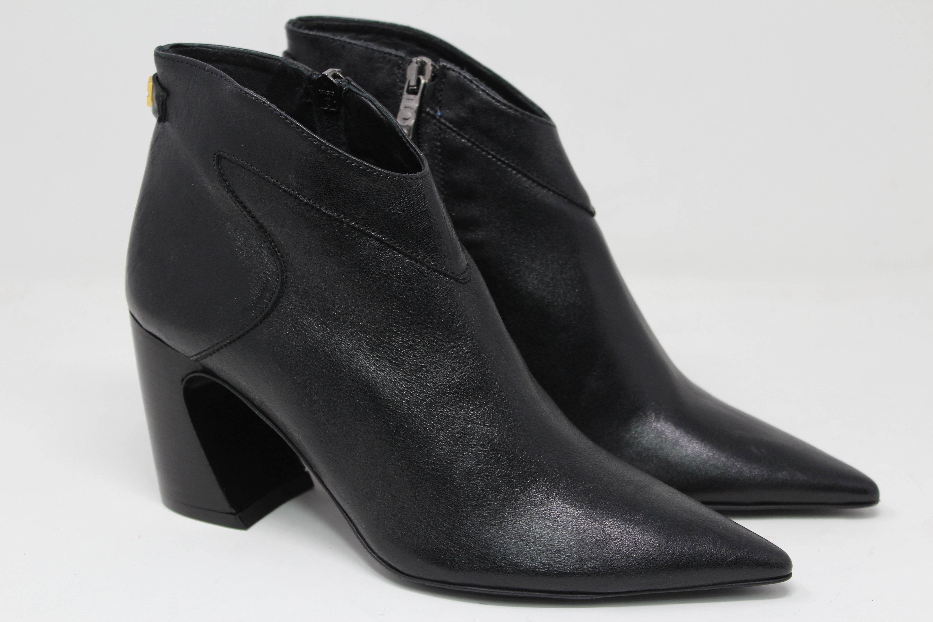 W7001 - SAMPLE - HUNDRED100®