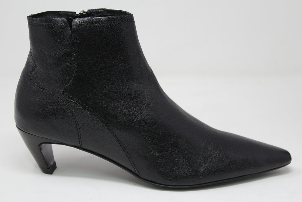 W7003 - SAMPLE - HUNDRED100®