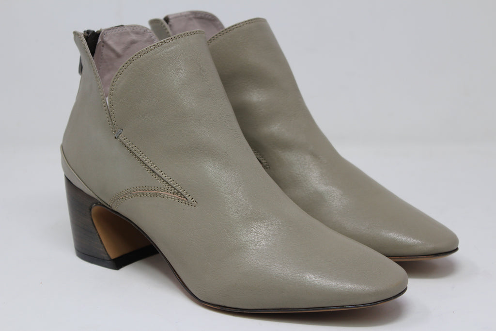 W7004 - SAMPLE - HUNDRED100®