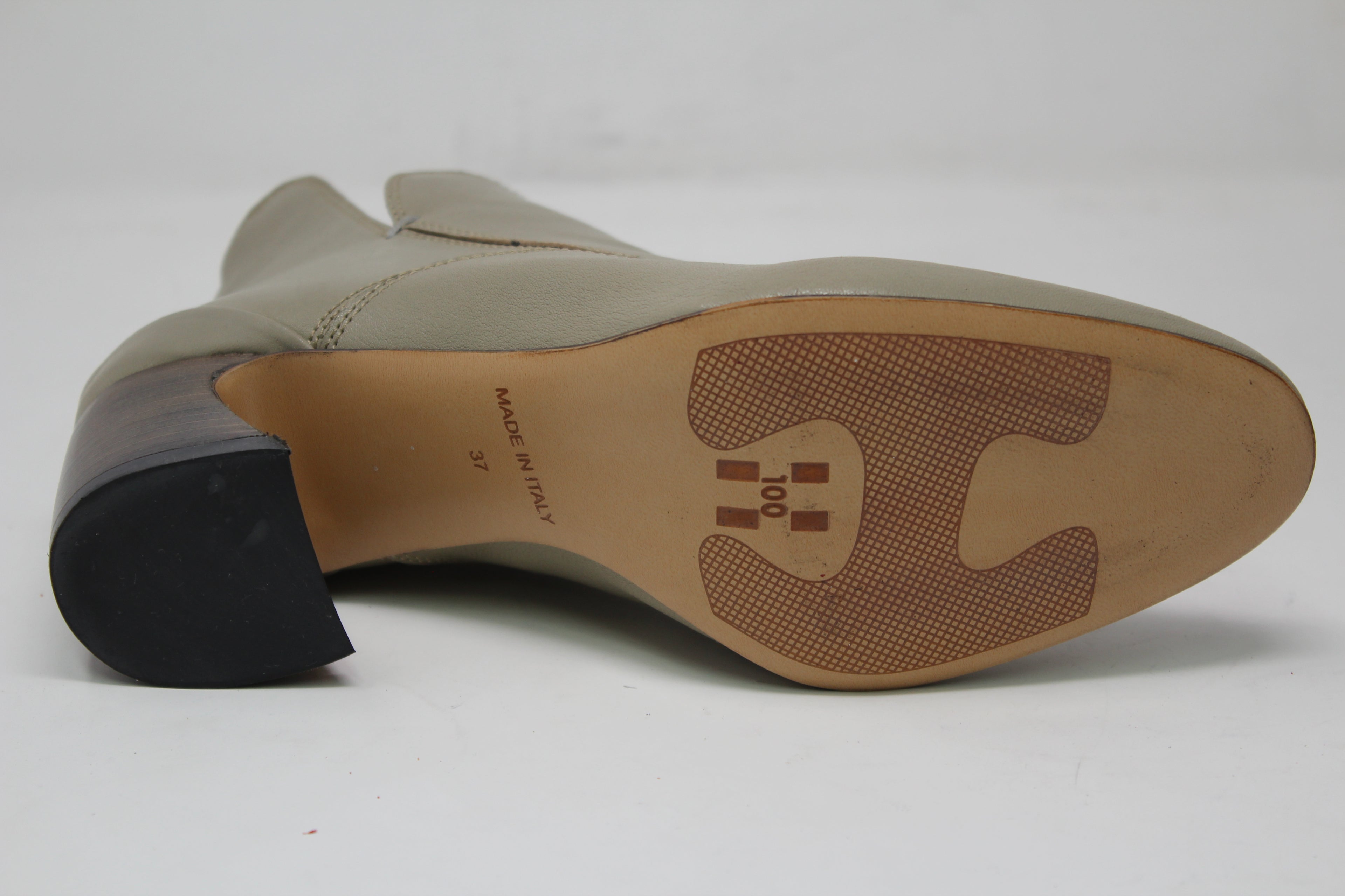 W7004 - SAMPLE - HUNDRED100®