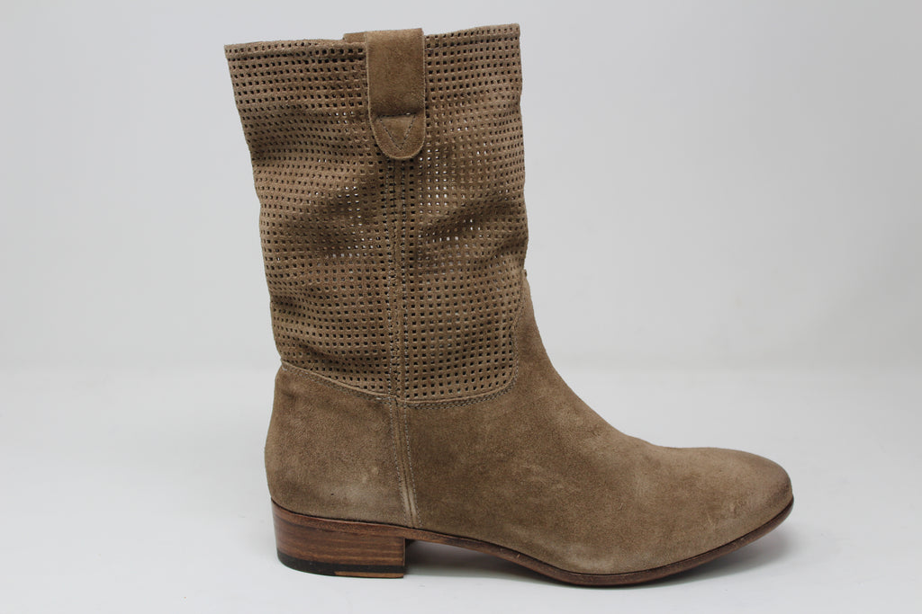 W7012 - SAMPLE - HUNDRED100®