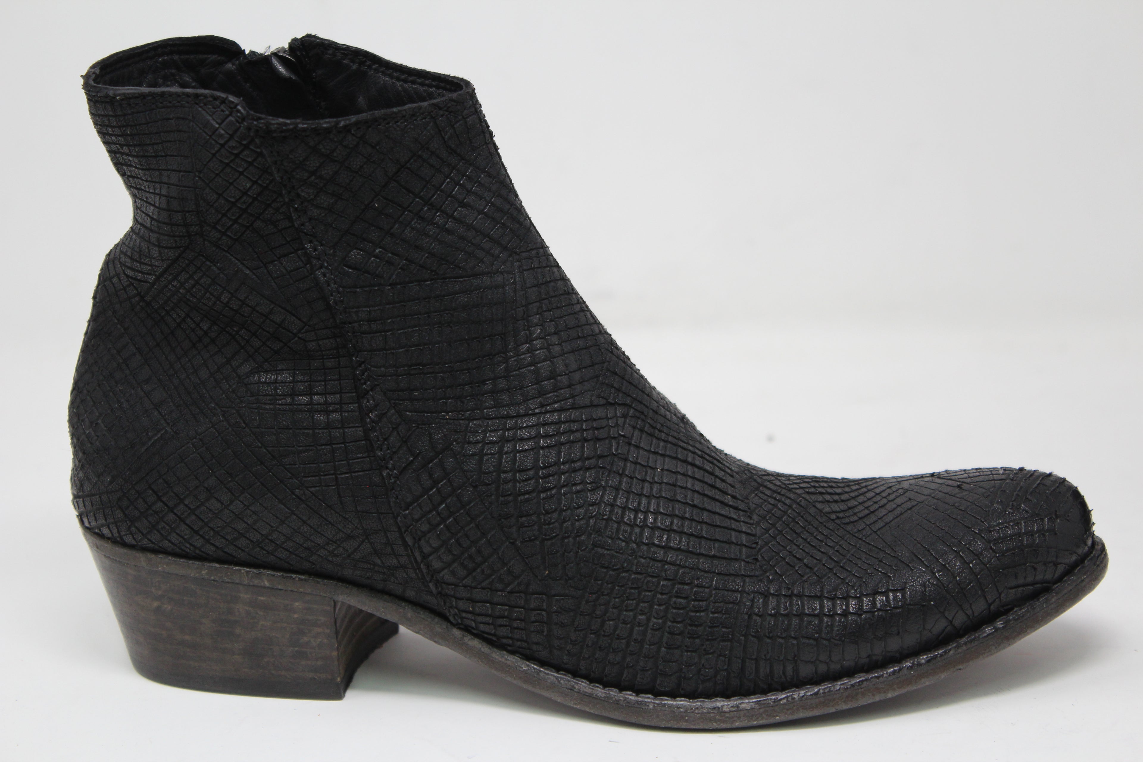 W7013 - SAMPLE - HUNDRED100®