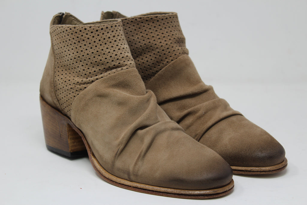 W7014 - SAMPLE - HUNDRED100®