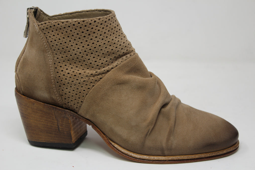 W7014 - SAMPLE - HUNDRED100®