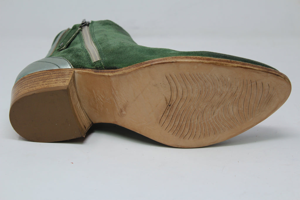 W7016 - SAMPLE - HUNDRED100®