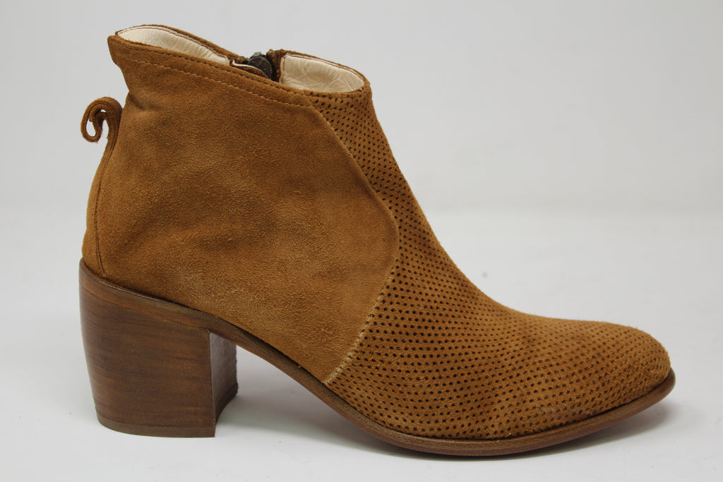 W7022 - SAMPLE - HUNDRED100®