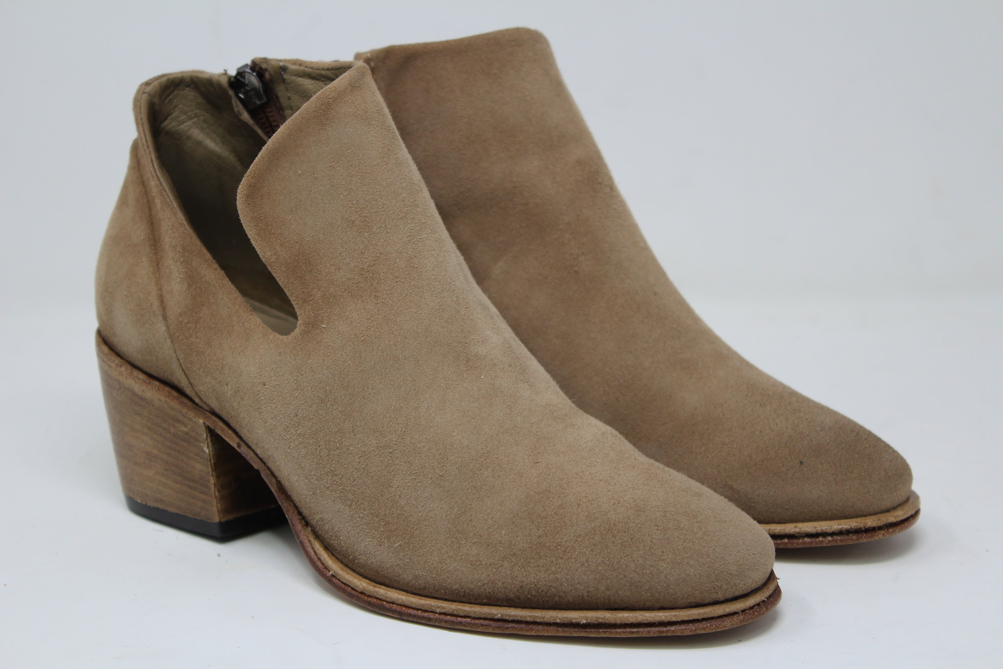 W7024 - SAMPLE - HUNDRED100®