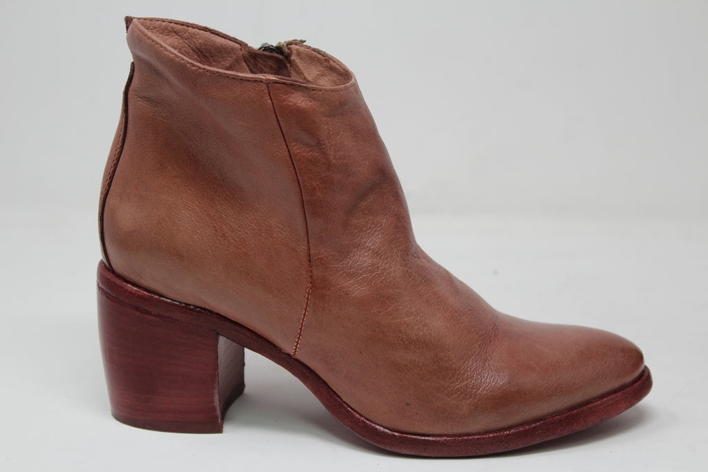 W7025 - SAMPLE - HUNDRED100®